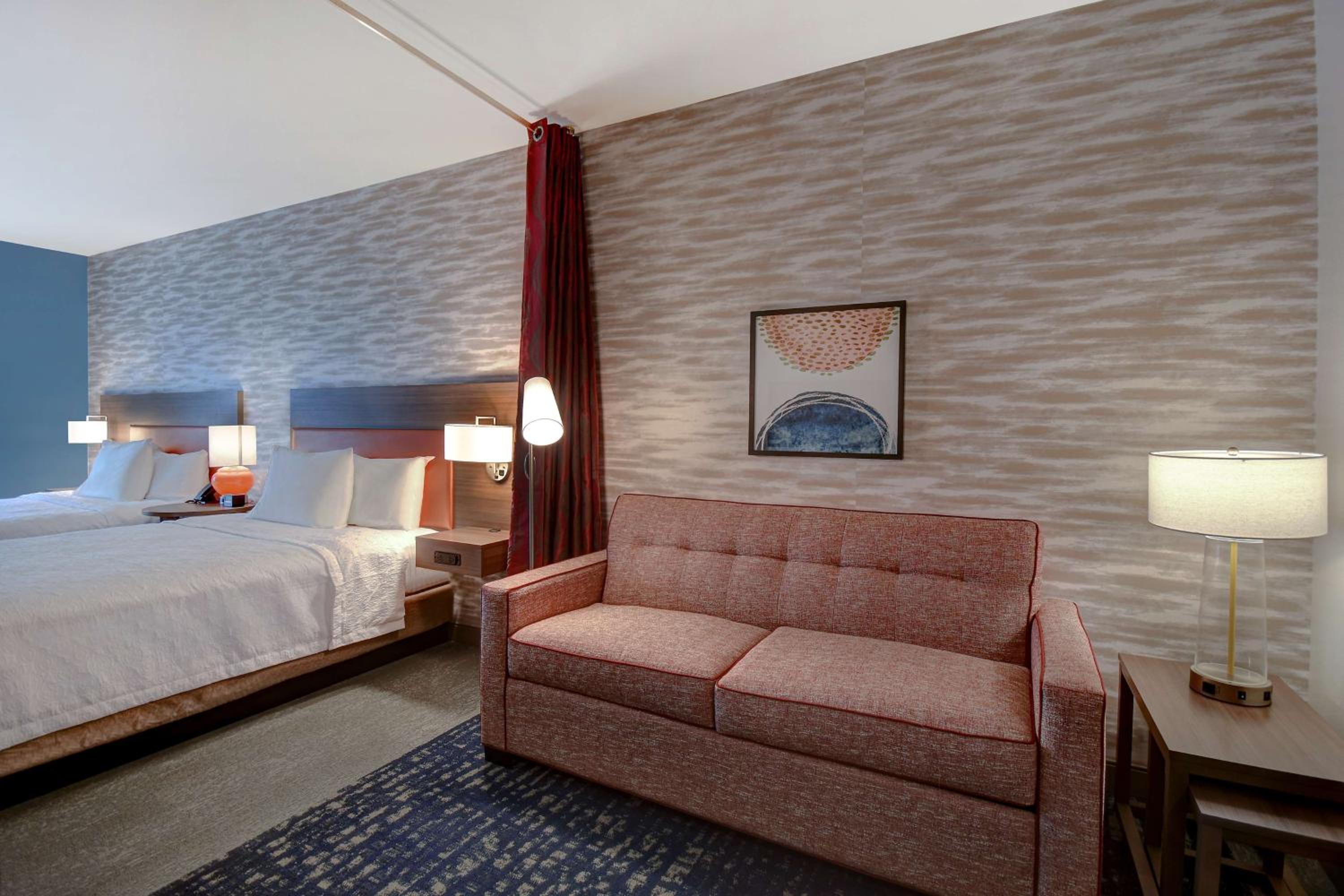 Studio Suite with Two Queen Beds - Photo 8