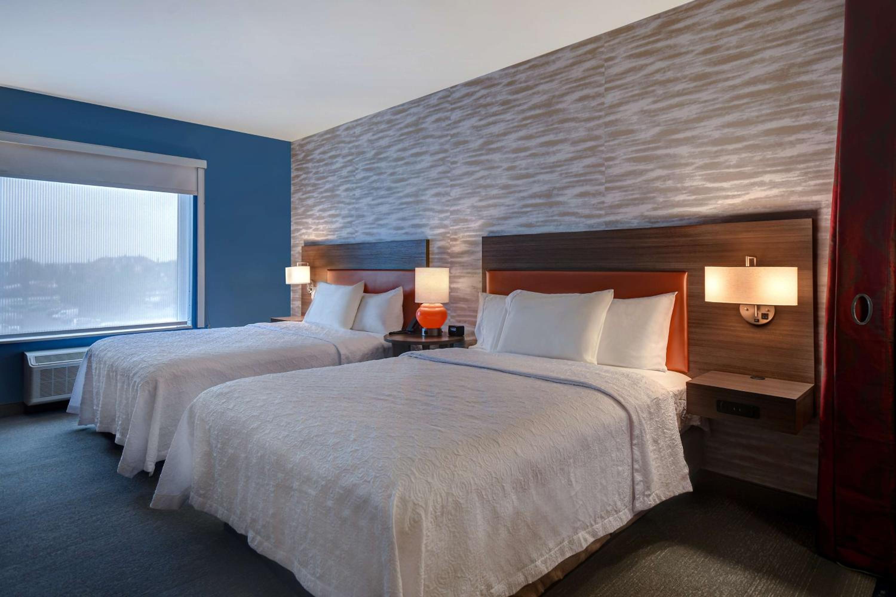 Studio Suite with Two Queen Beds - Photo 7