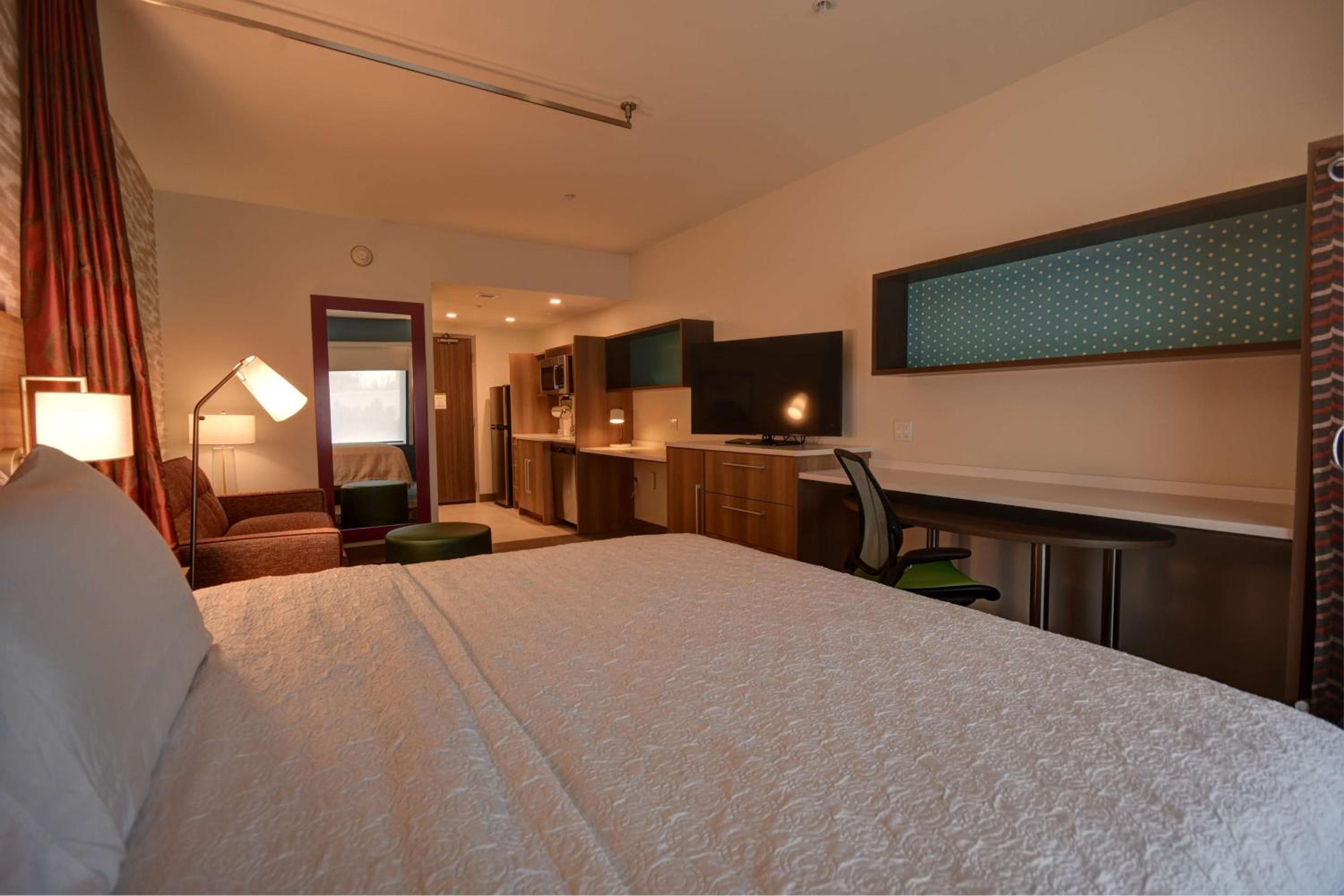 King Studio Suite - Photo 7
