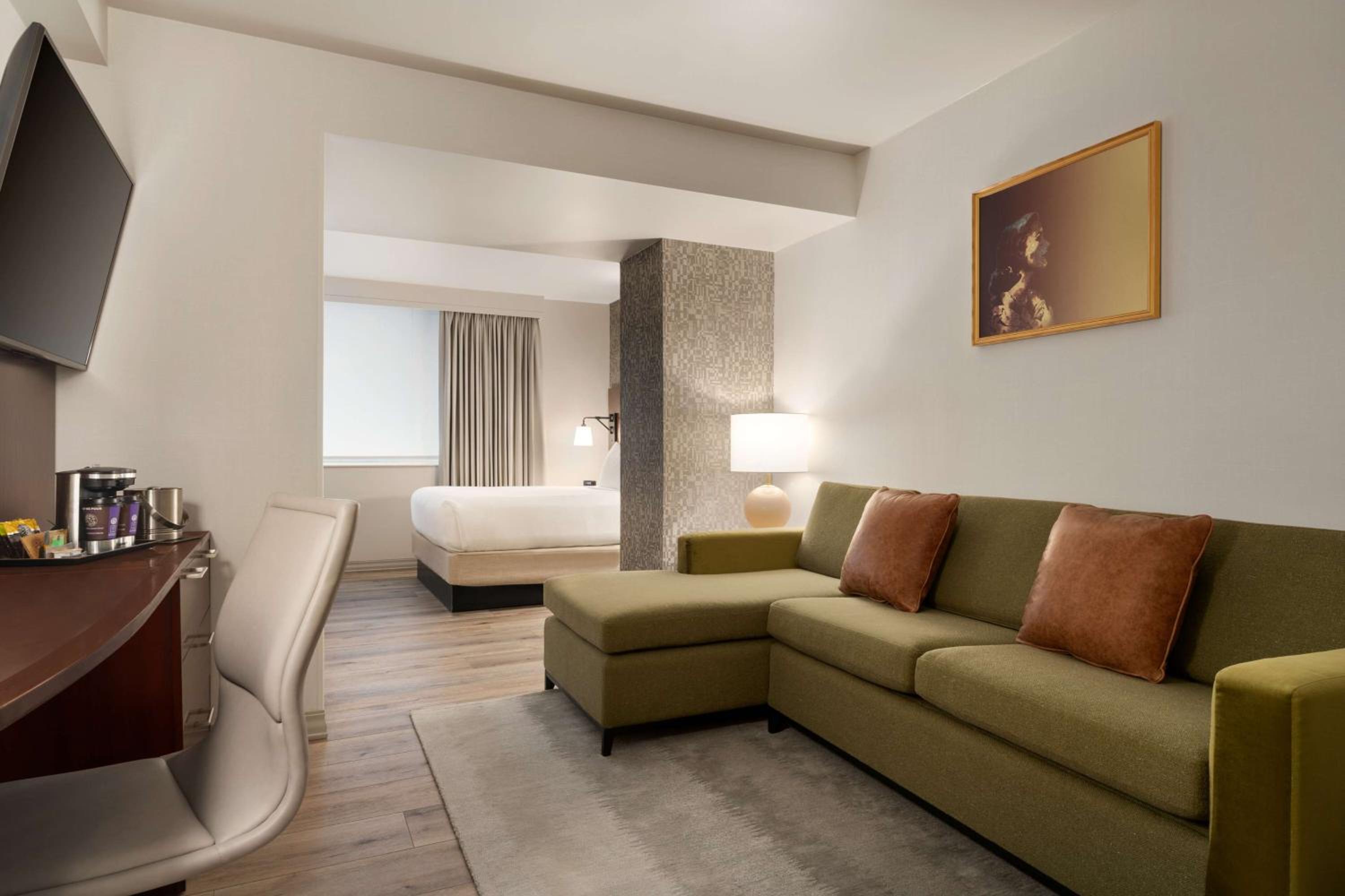 Junior King Suite with Sofa Bed photo 1
