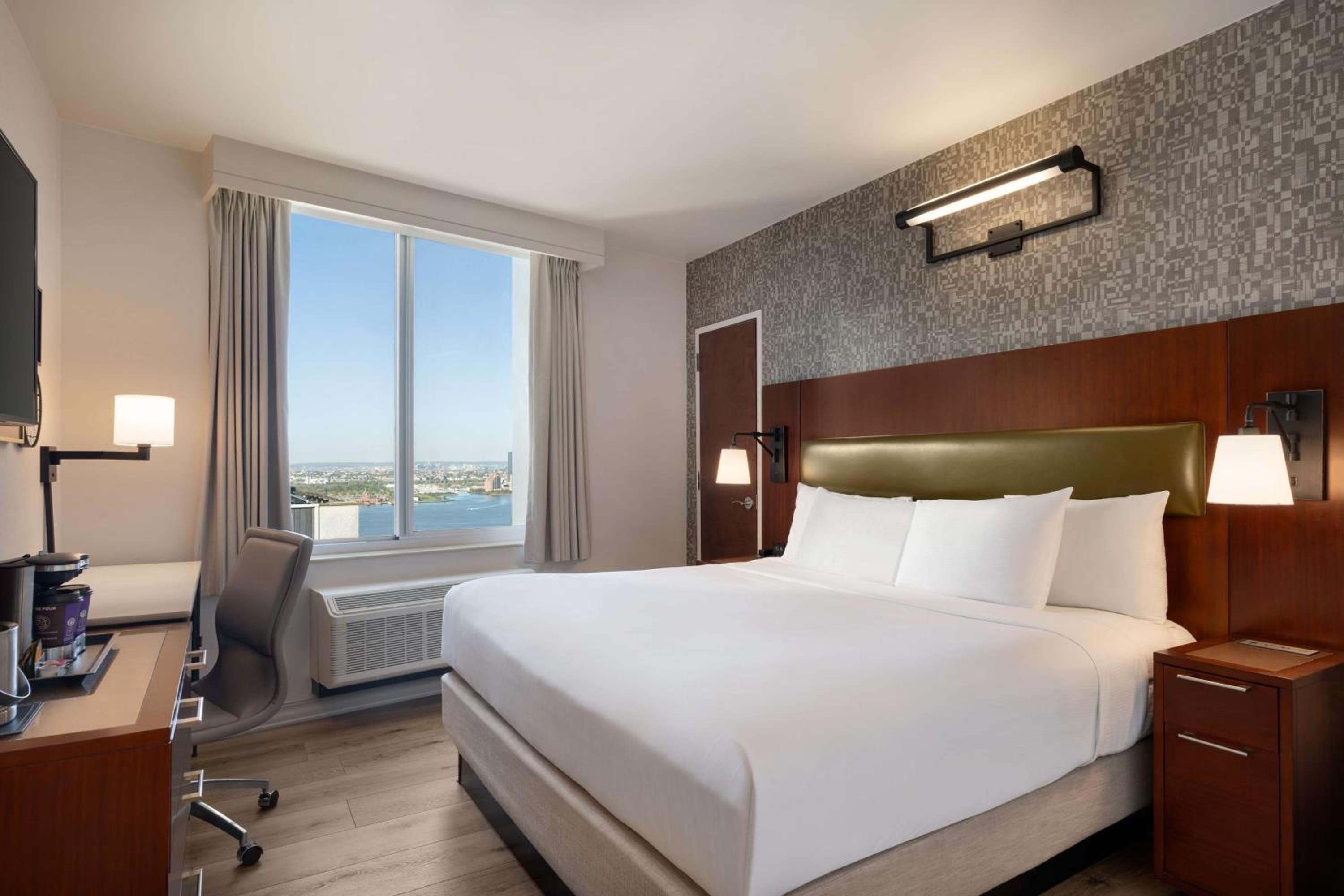 King Room with River View photo 2