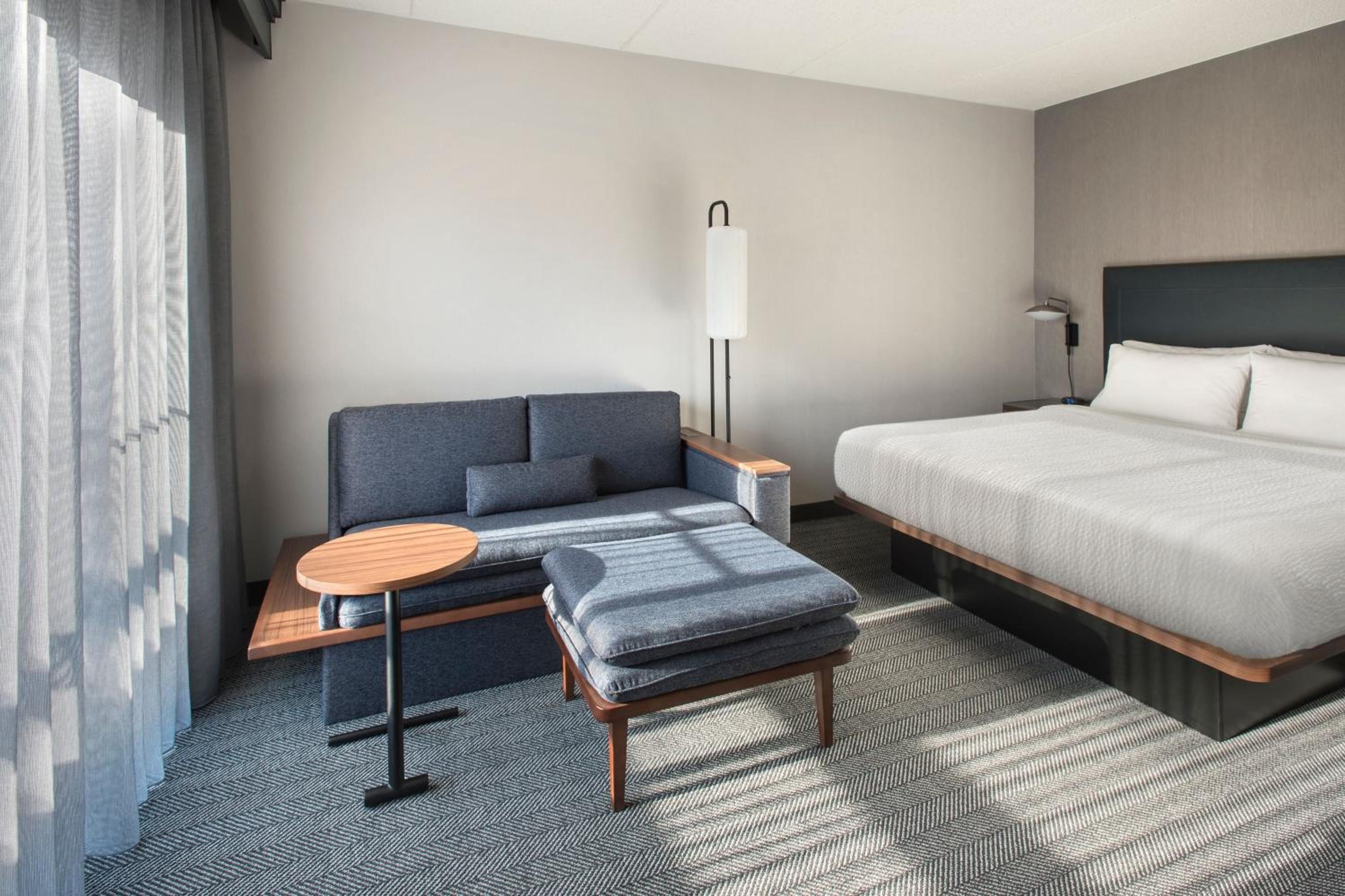 King Room with Sofa Bed - Photo 1