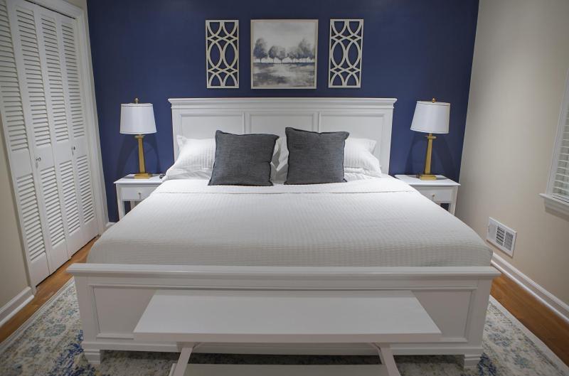 Five-Bedroom House photo 1