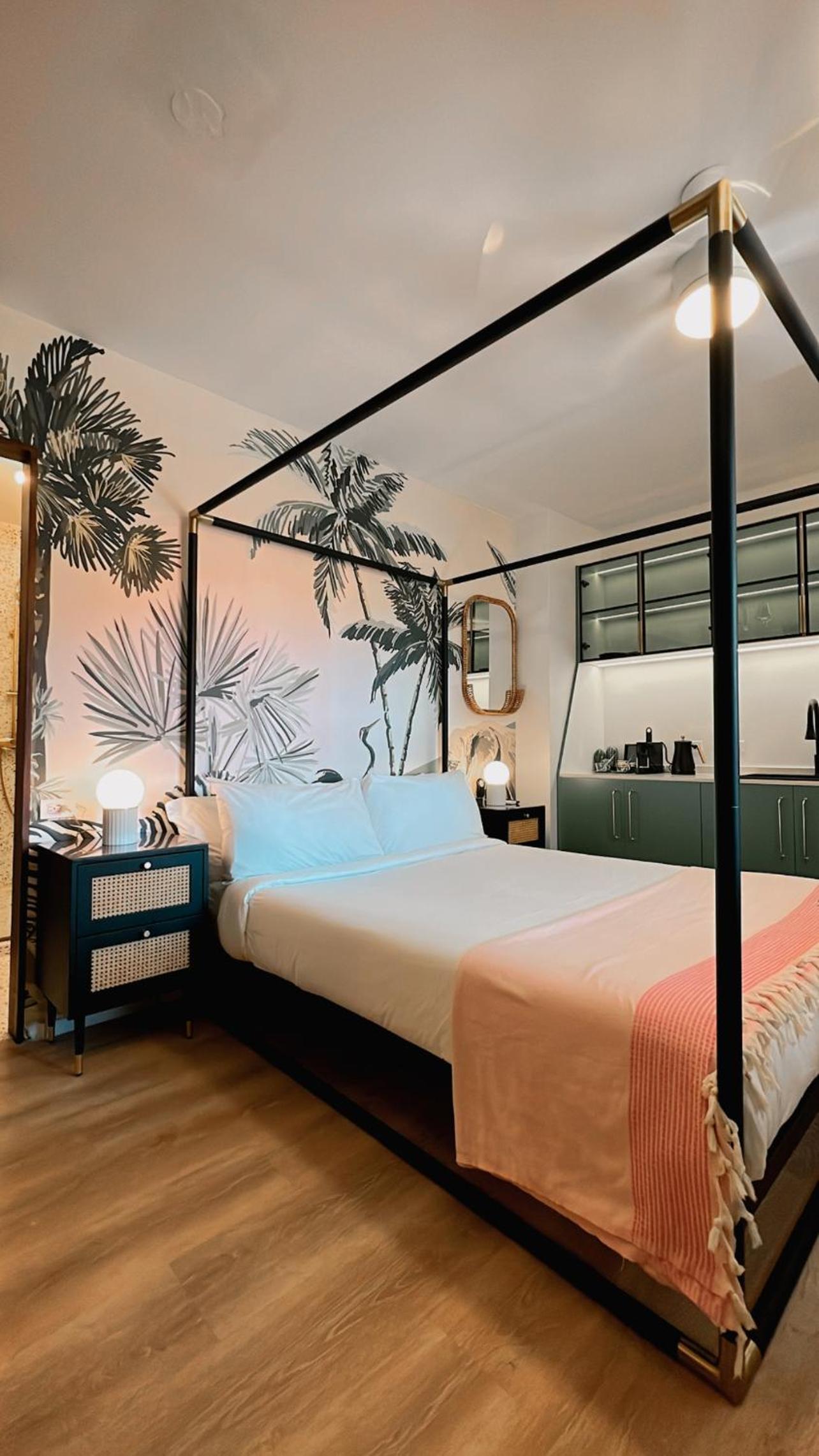 Standard Queen Room photo 3