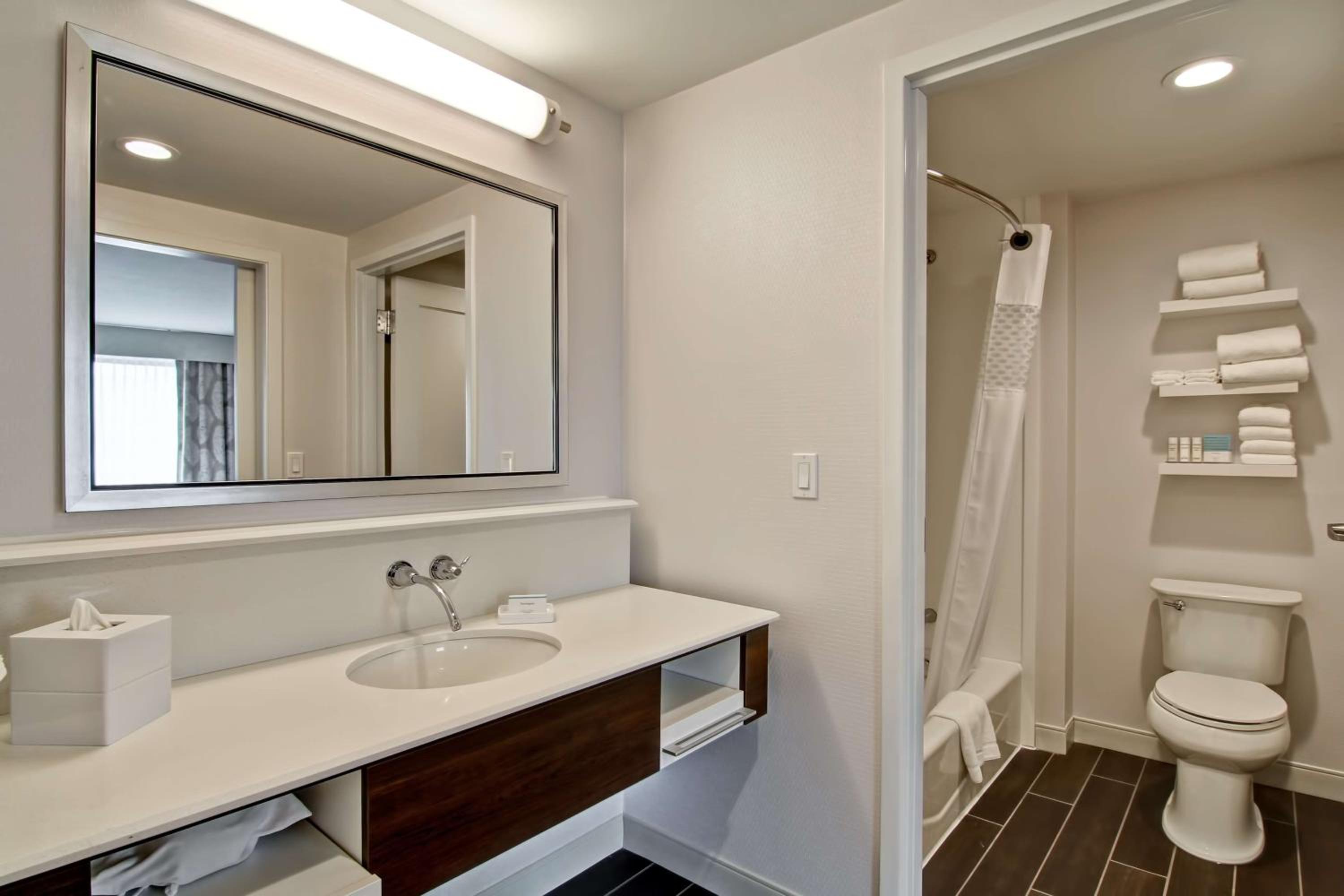 King Studio Suite - Mobility Access/Non-Smoking photo 3