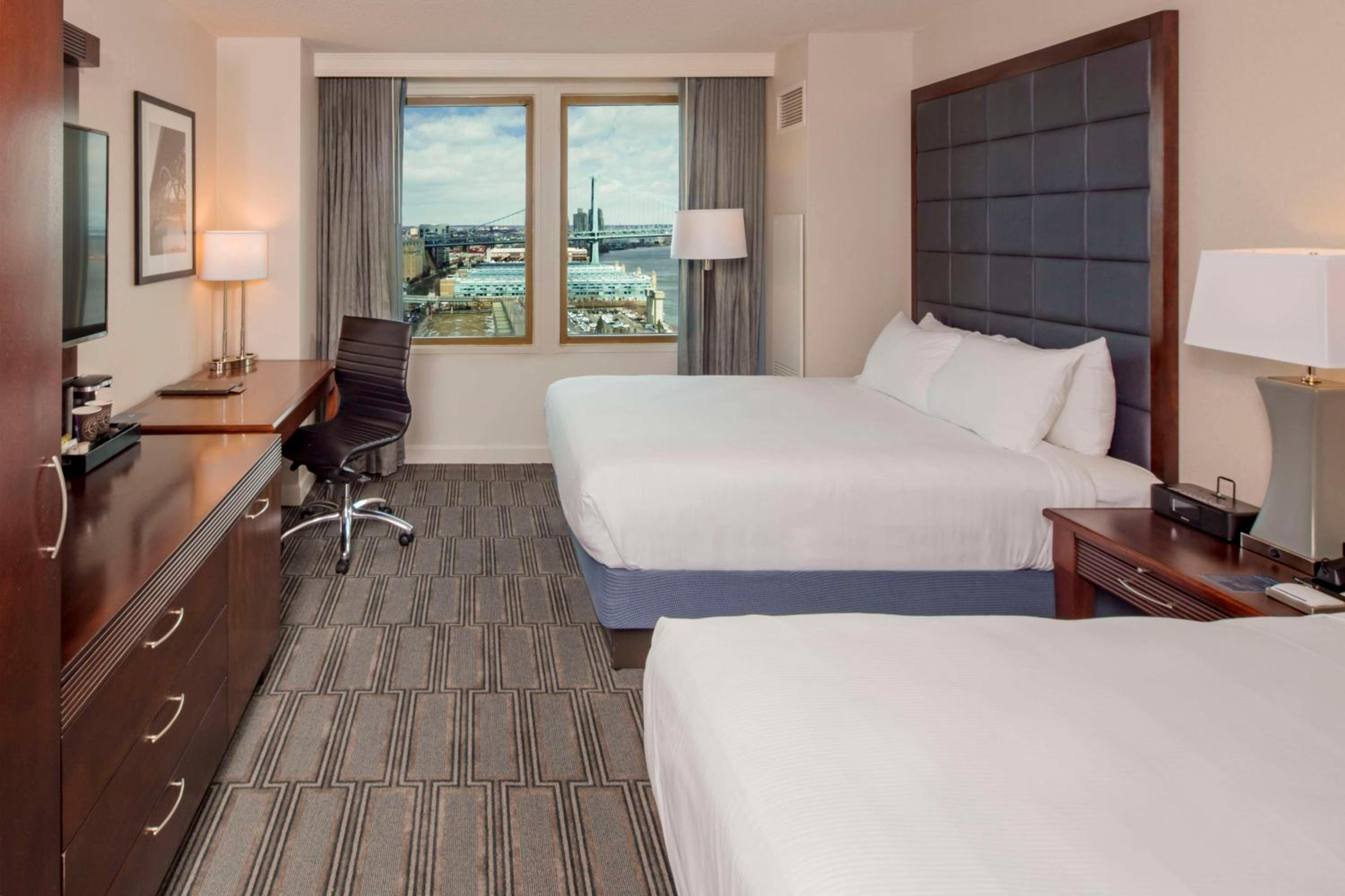 Queen Room with Two Queen Beds and View - Photo 2