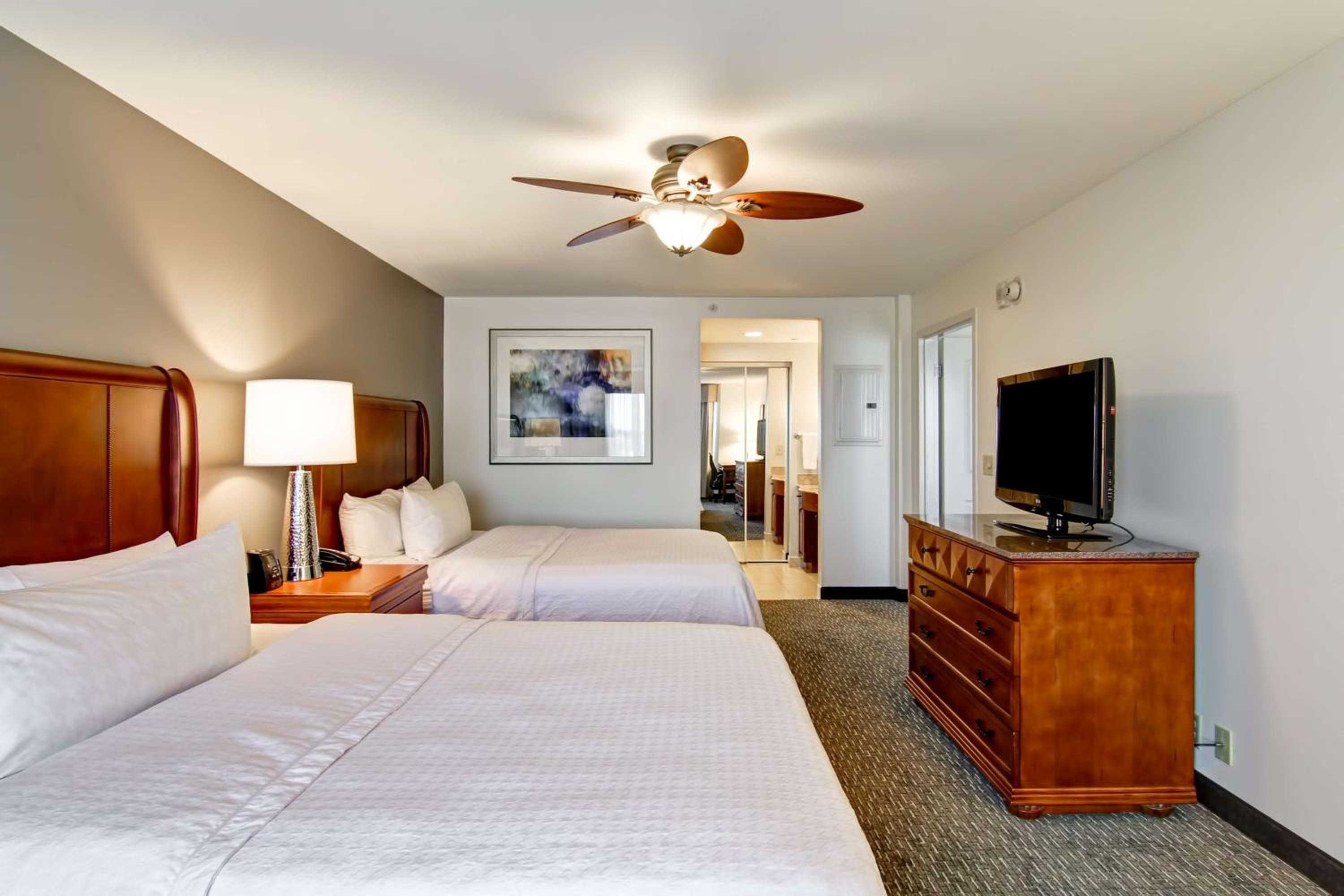 One-Bedroom Queen Suite with Two Queen Beds - Non-Smoking - Photo 1