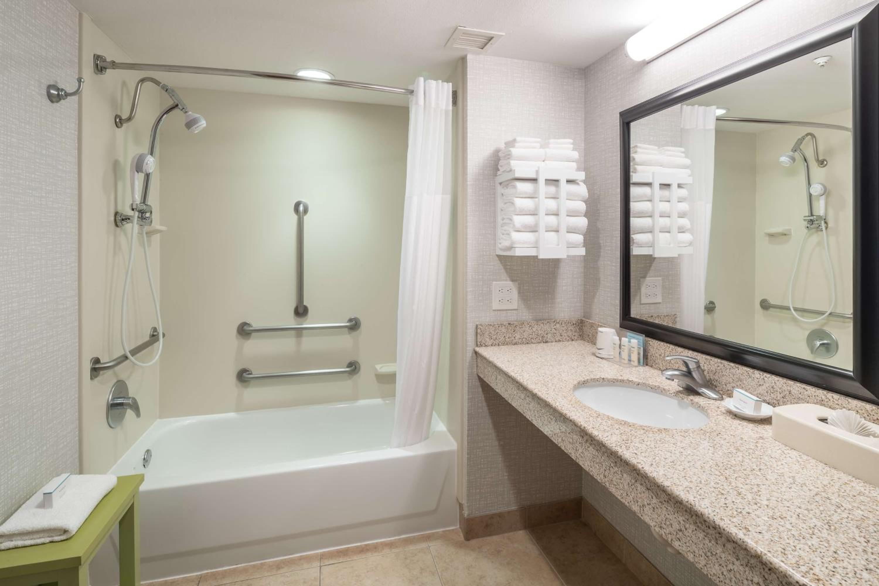 Queen Room with Two Queen Beds - Mobility and Hearing Access/Non-Smoking - Photo 5
