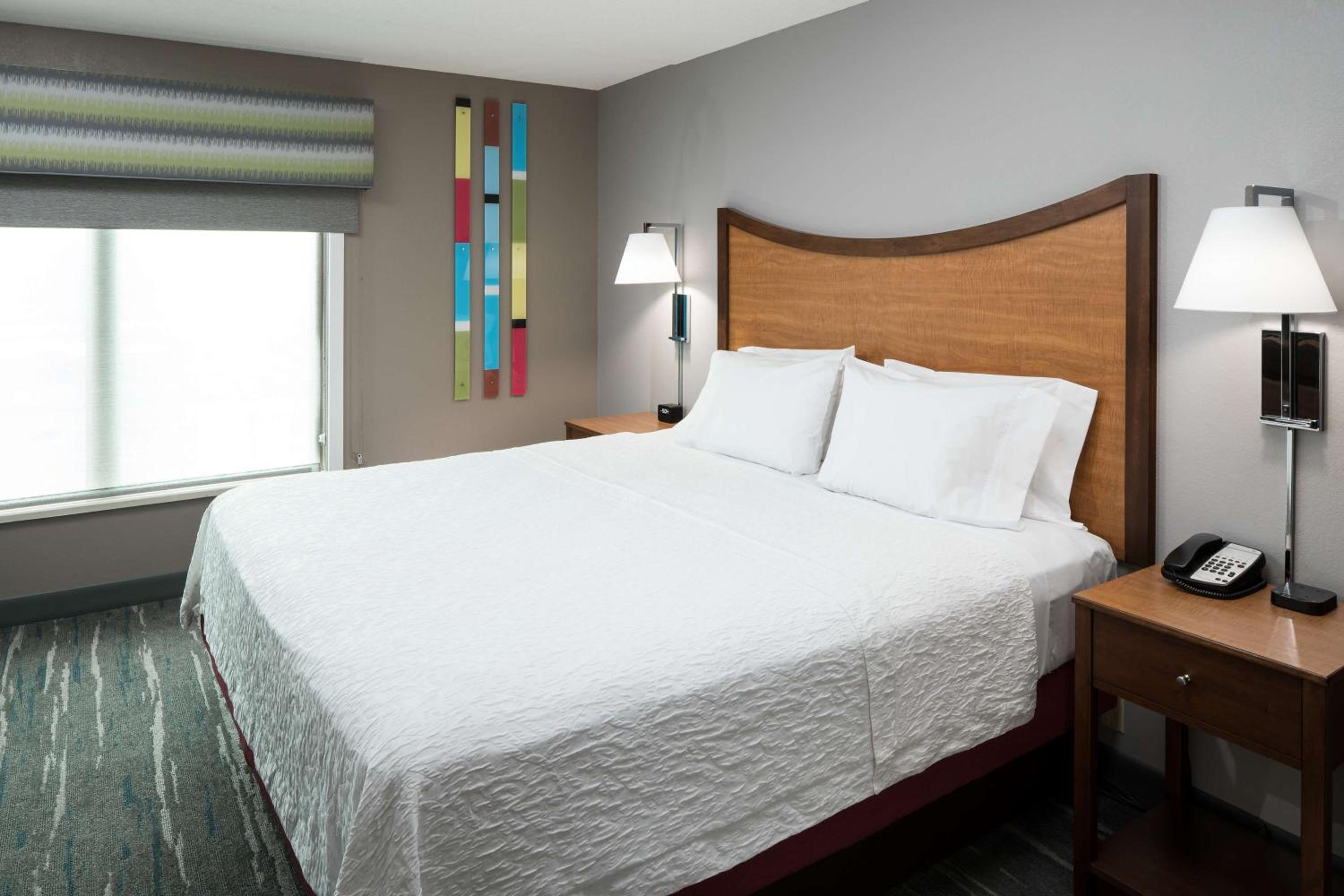 One-Bedroom King Suite with Whirlpool - Non-Smoking  - Photo 1