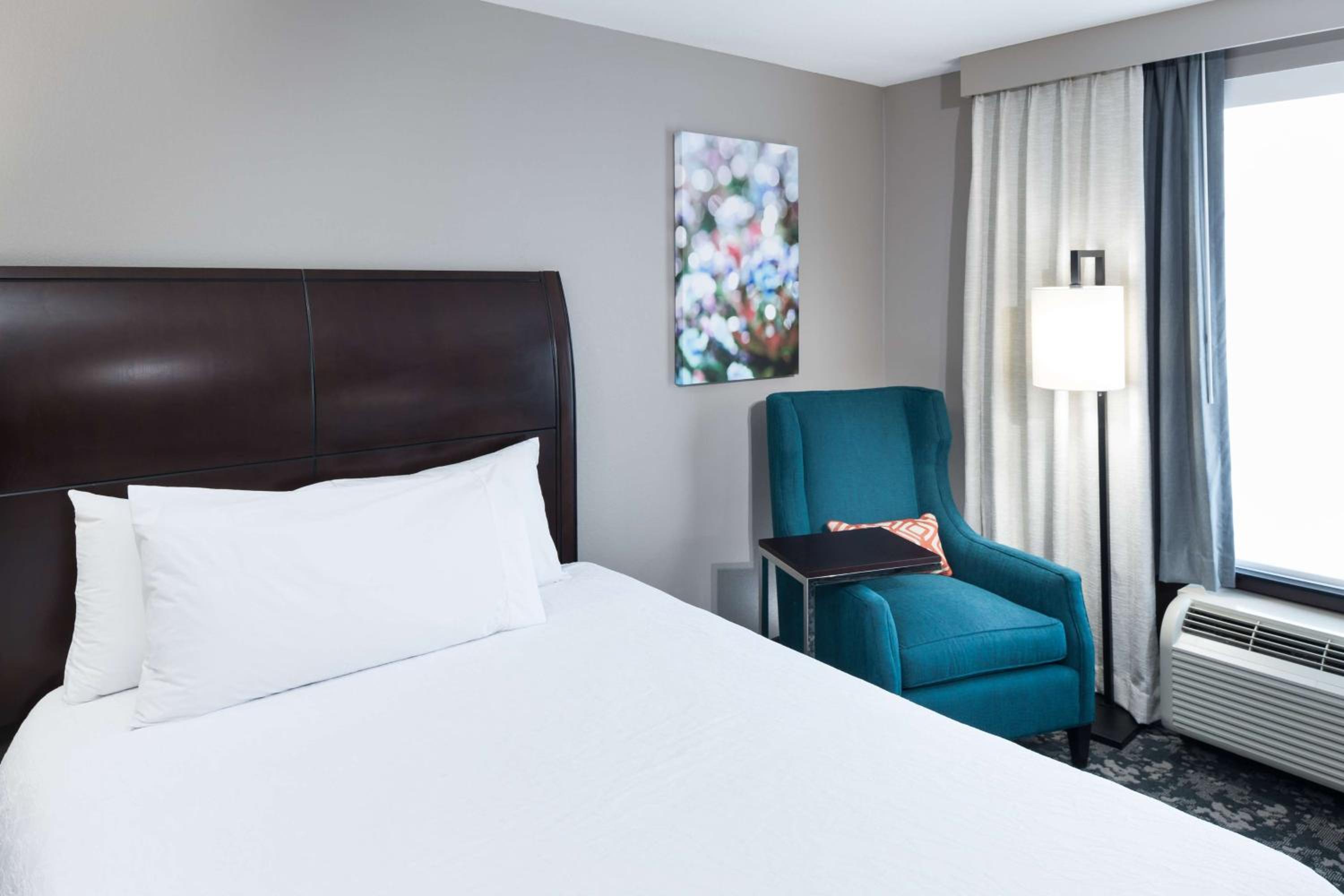 Queen Room with Two Queen Beds - Photo 1