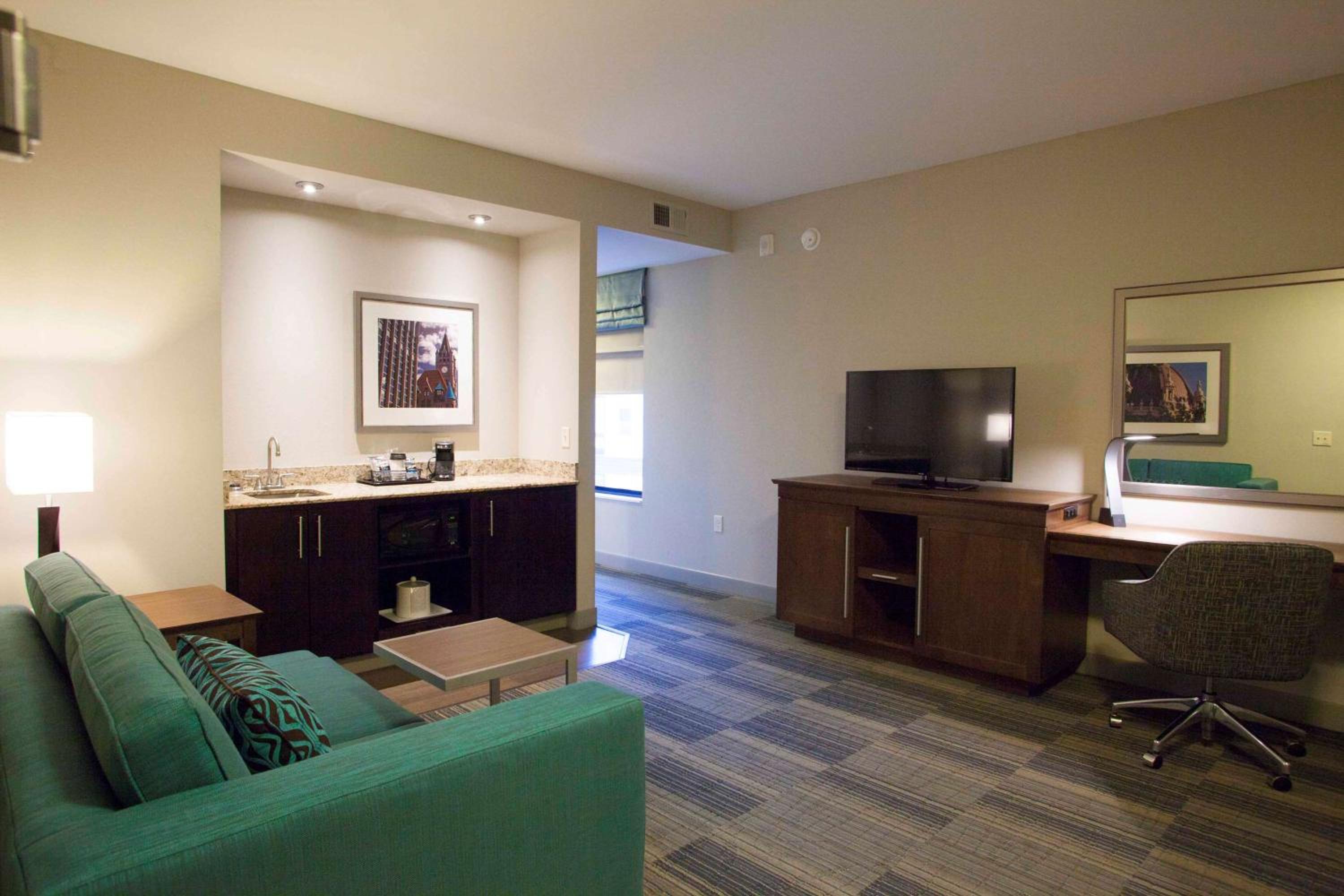 Queen Suite with Two Queen Beds - Non-Smoking