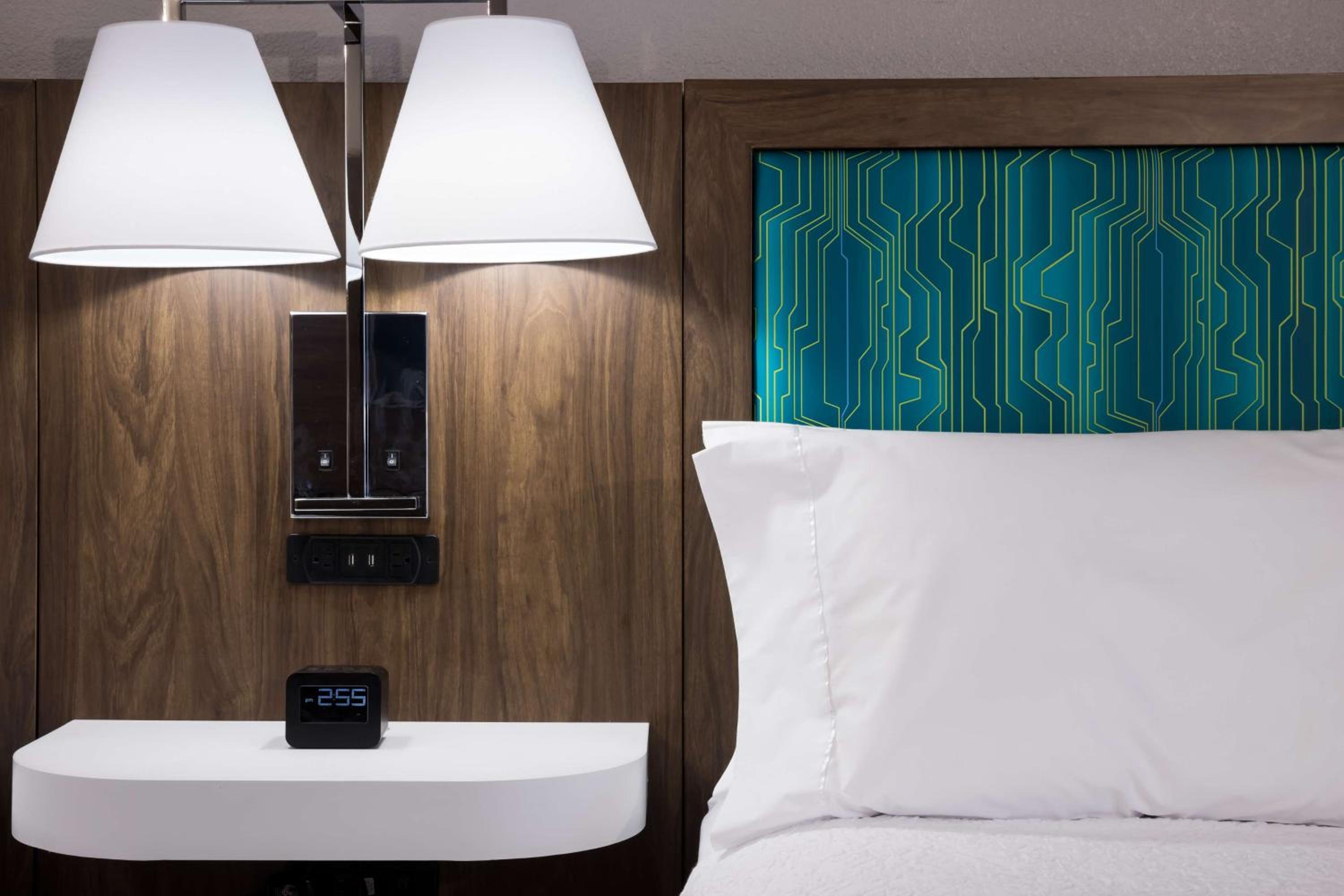 Room with Two Queen Beds - Non-Smoking - Photo 1