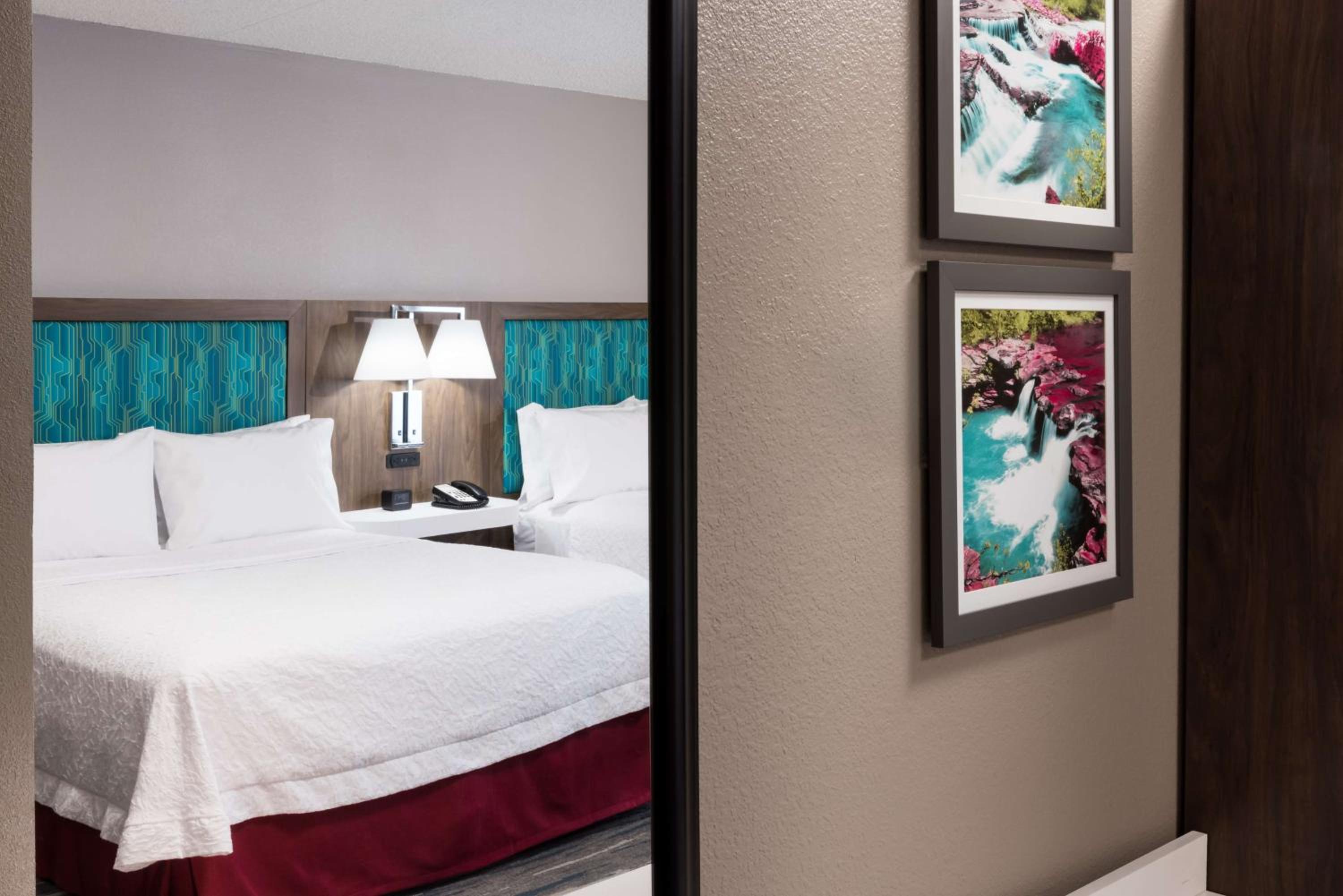 Queen Room with Two Queen Beds - Mobility Access/Non-Smoking - Photo 1