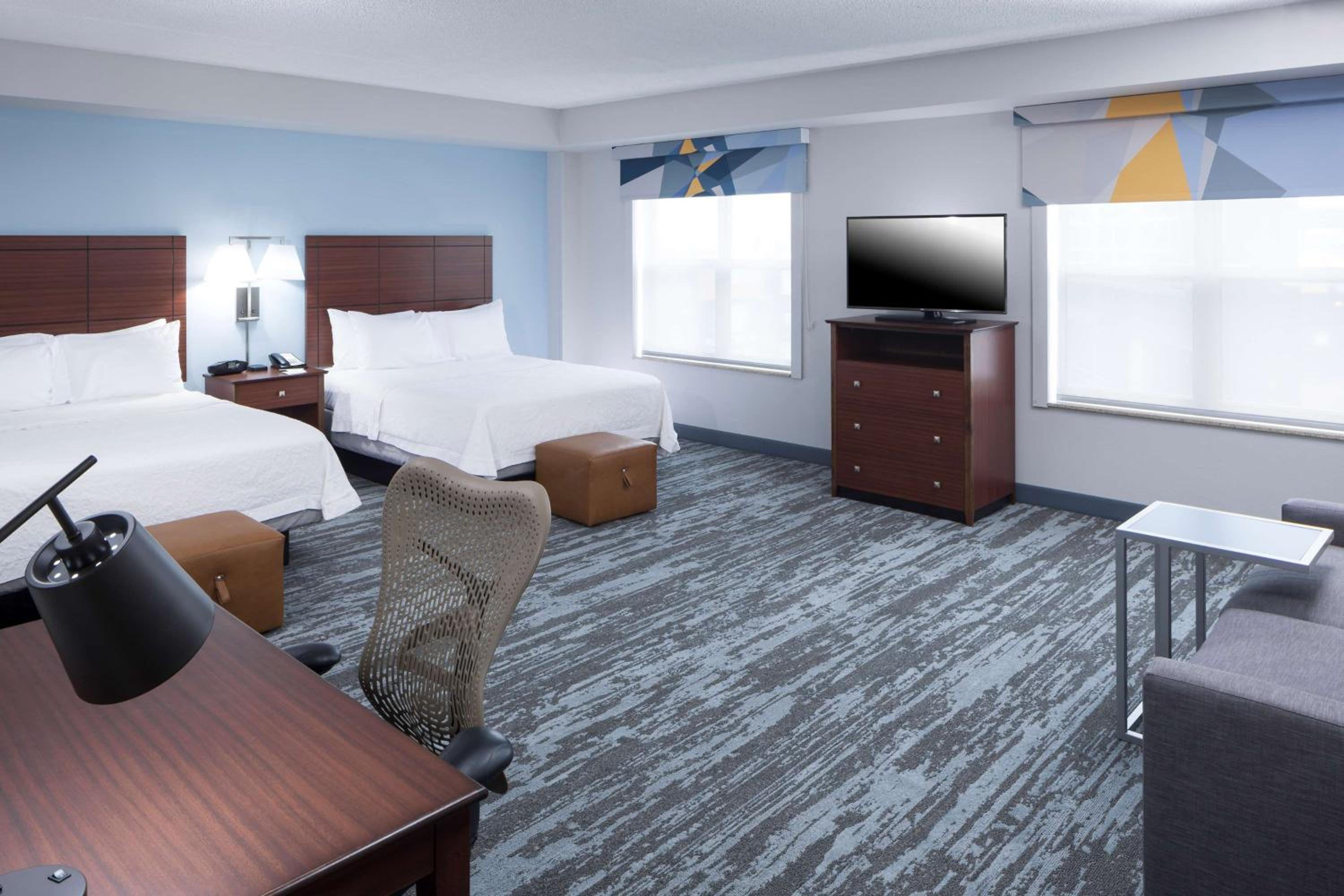 Queen Studio Suite with Two Queen Beds - Non-Smoking - Photo 1