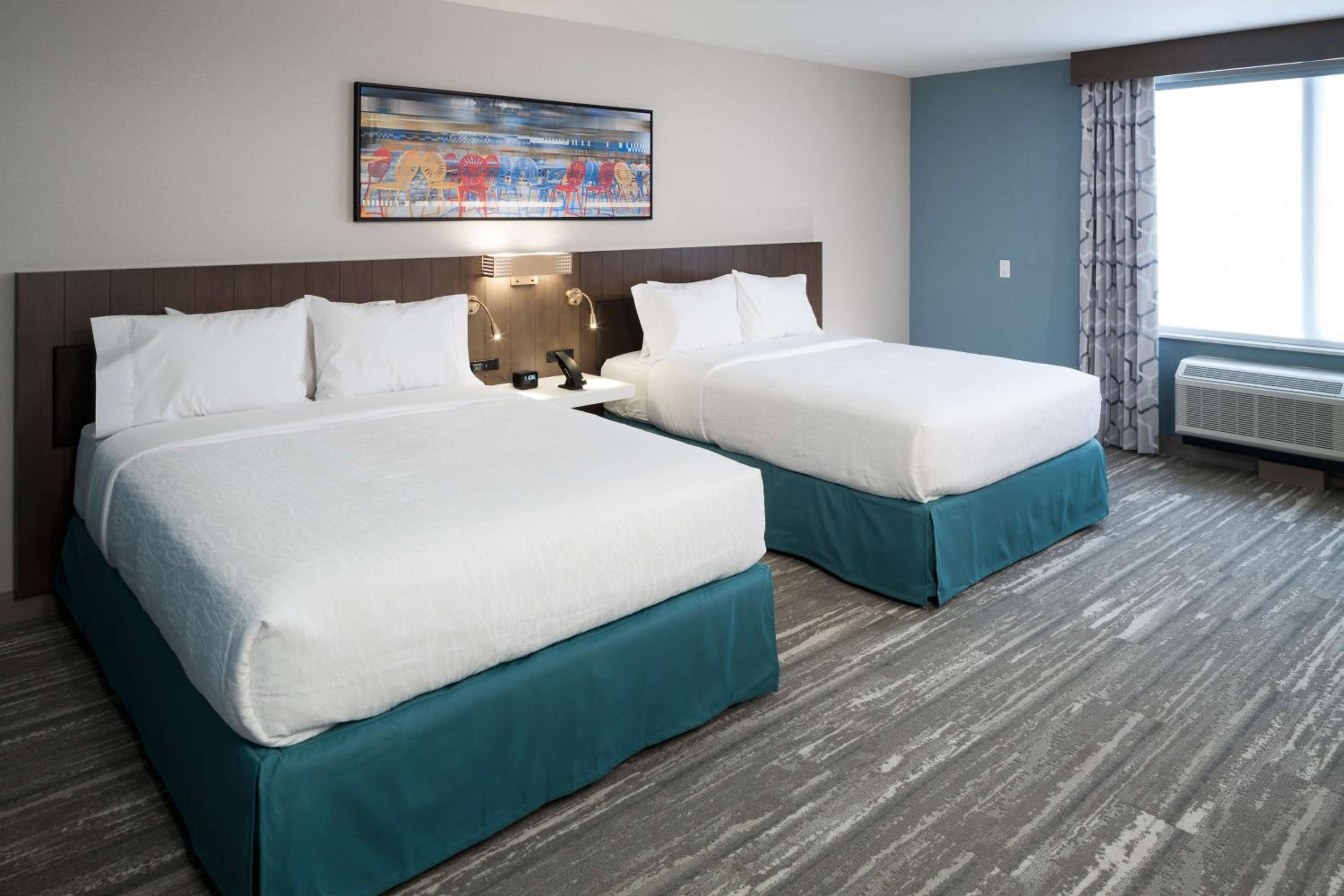 Queen Room with Two Queen Beds and Transfer Shower - Mobility Accessible - Photo 2
