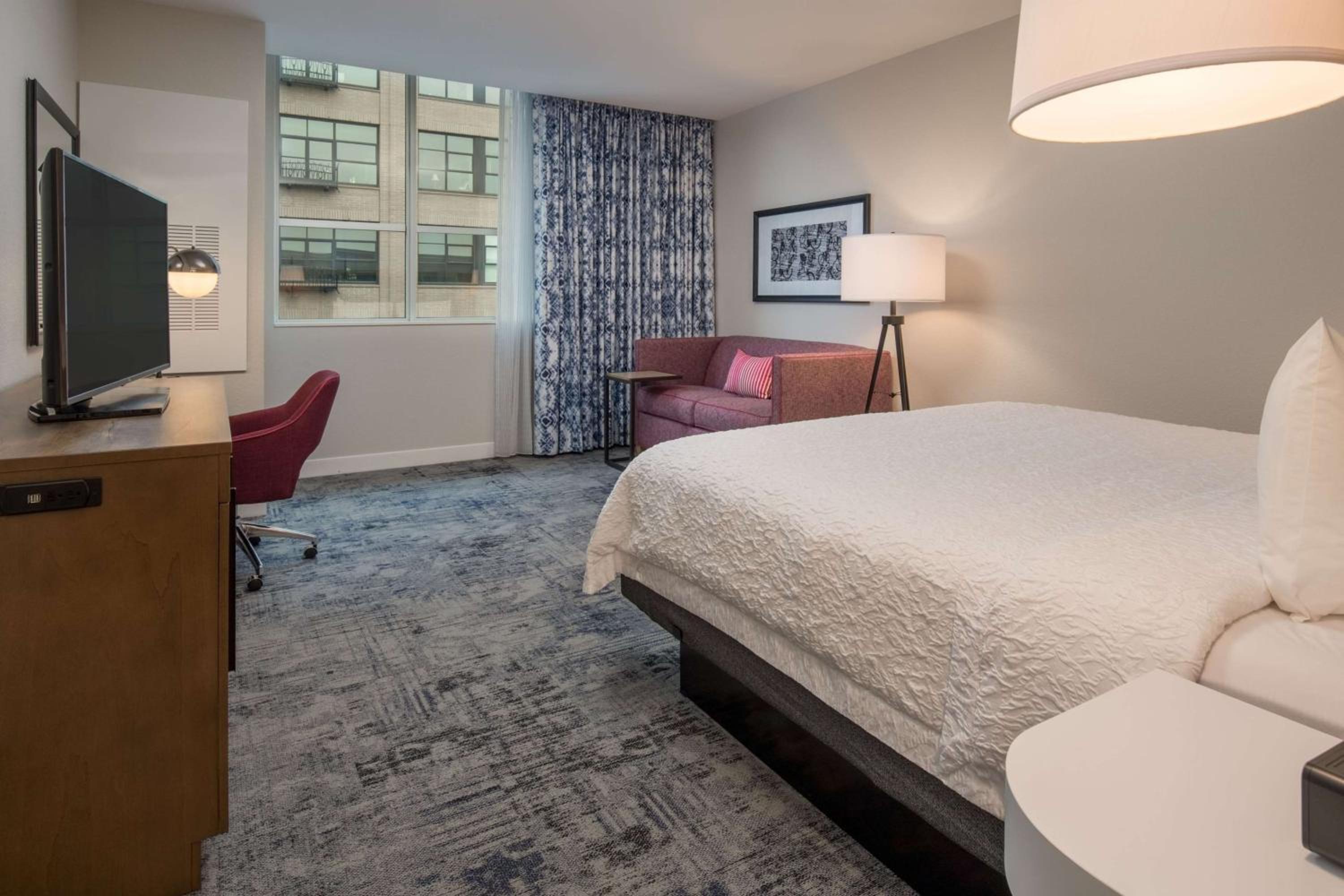 King Room with Sofa Bed - Non-Smoking