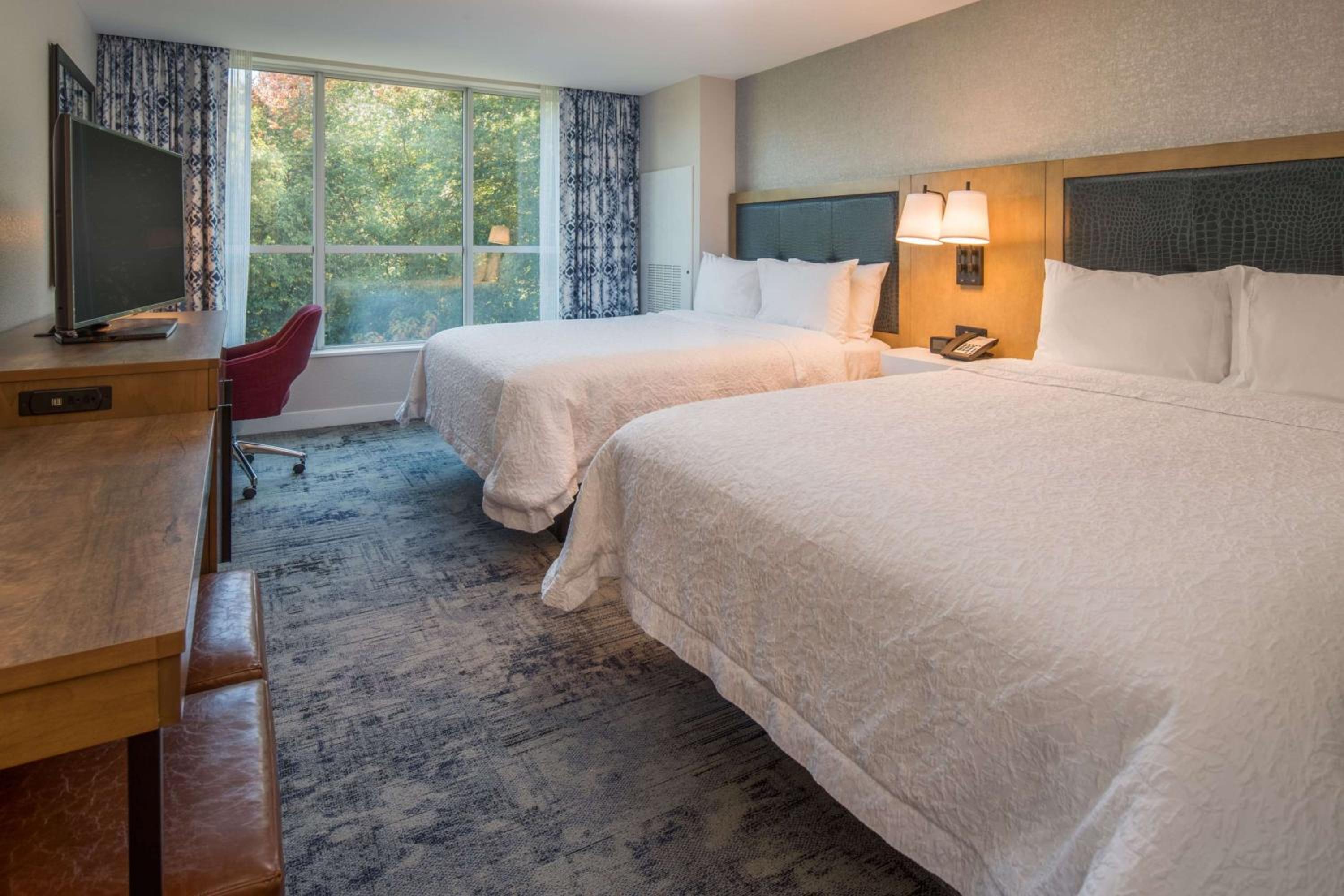 Queen Room with Two Queen Beds - Hearing Access/Non-Smoking