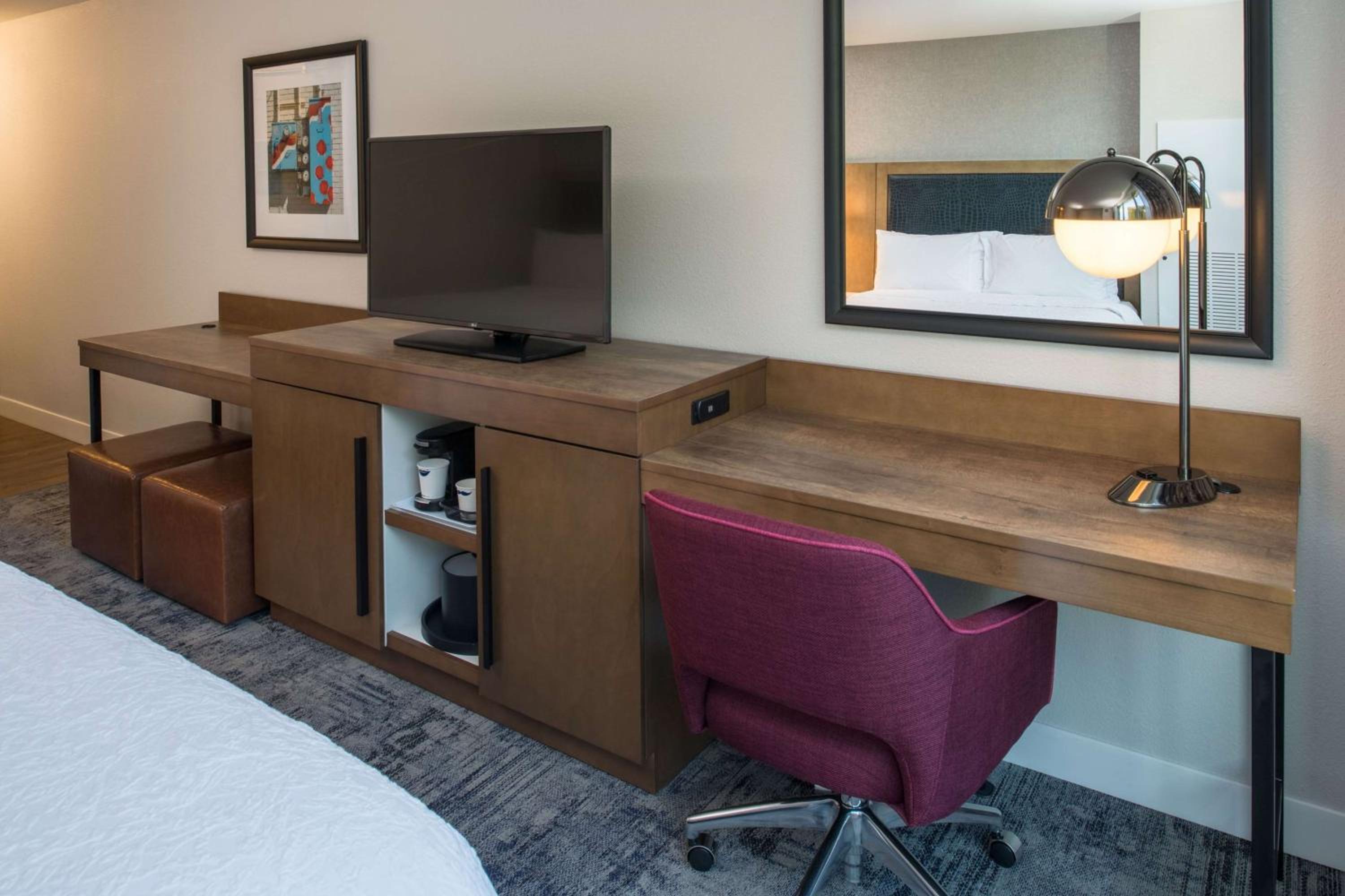 Queen Room with Two Queen Beds - Hearing Access/Non-Smoking