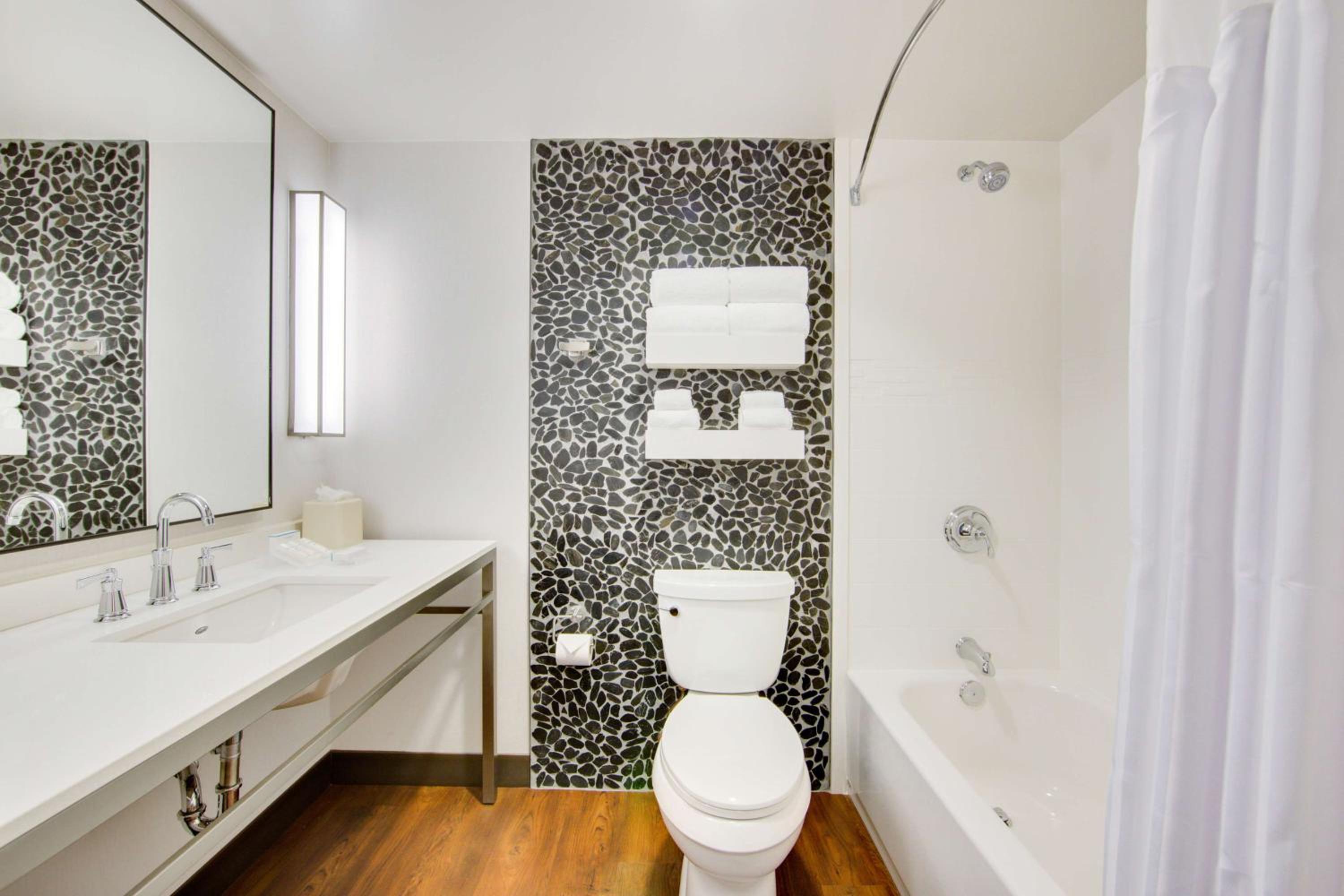 Queen Room with Two Queen Beds - Mobility Access