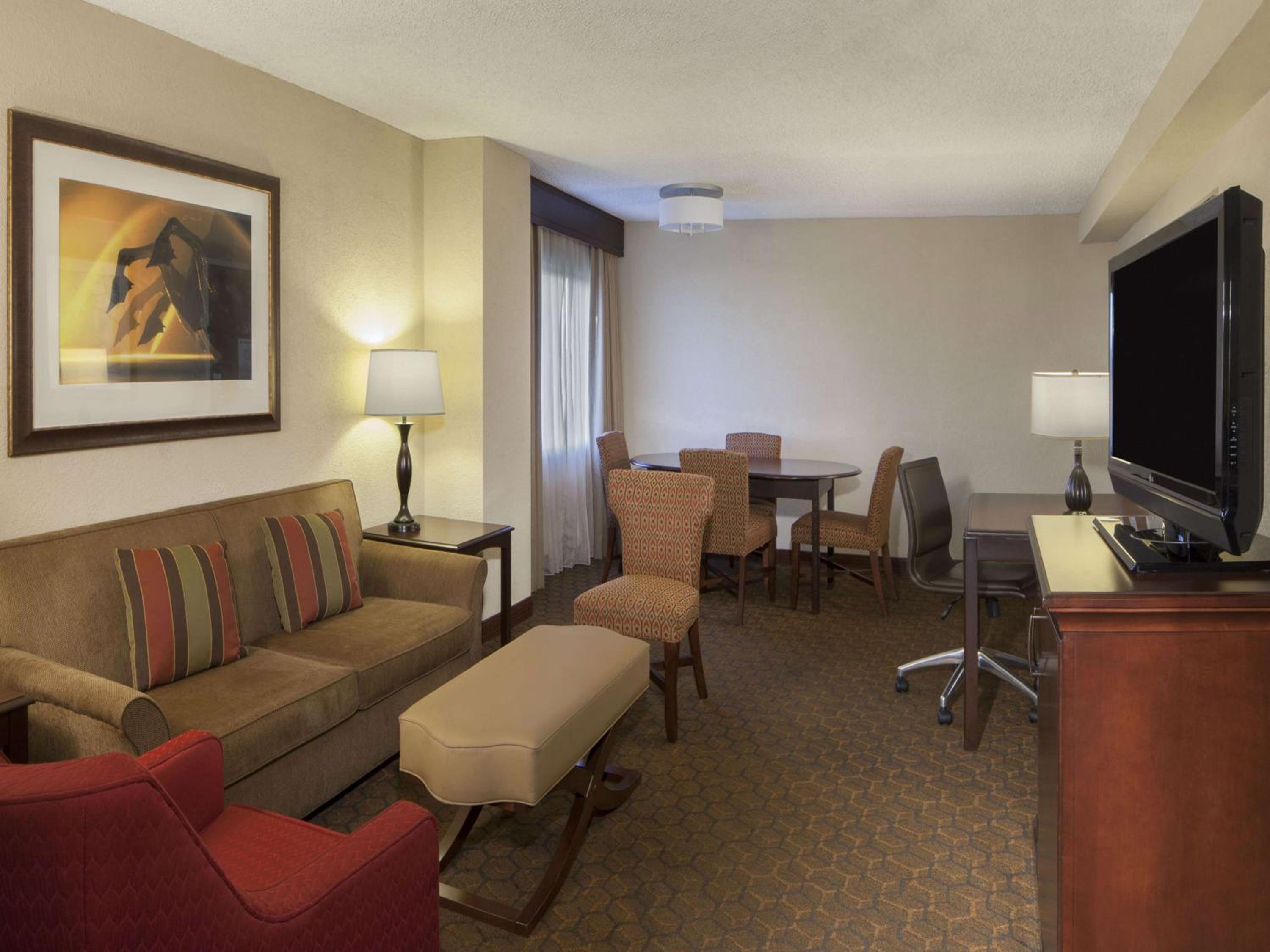 Corner King Suite - Photo 1