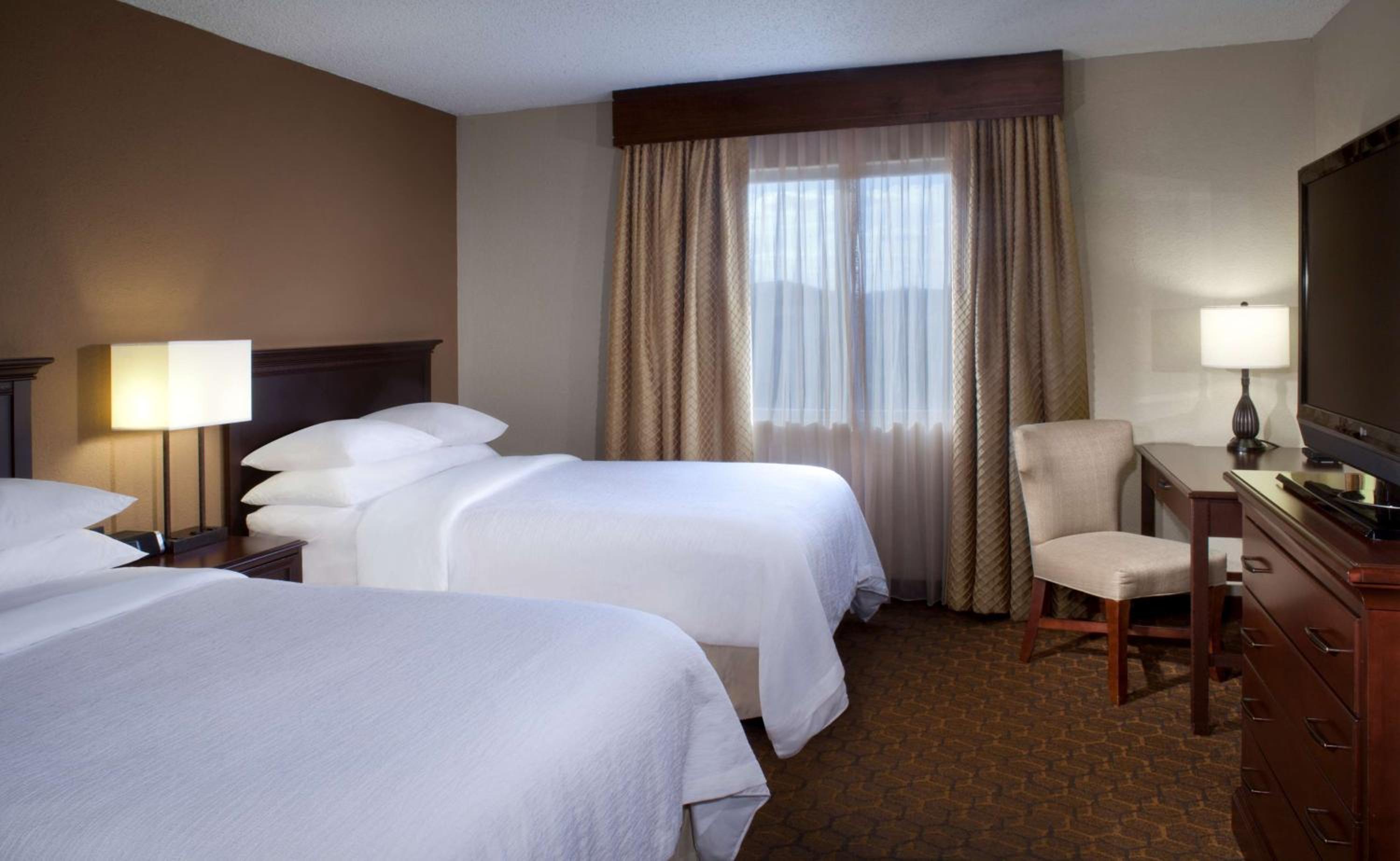 Suite with Two Double Beds - Non-Smoking - Photo 3