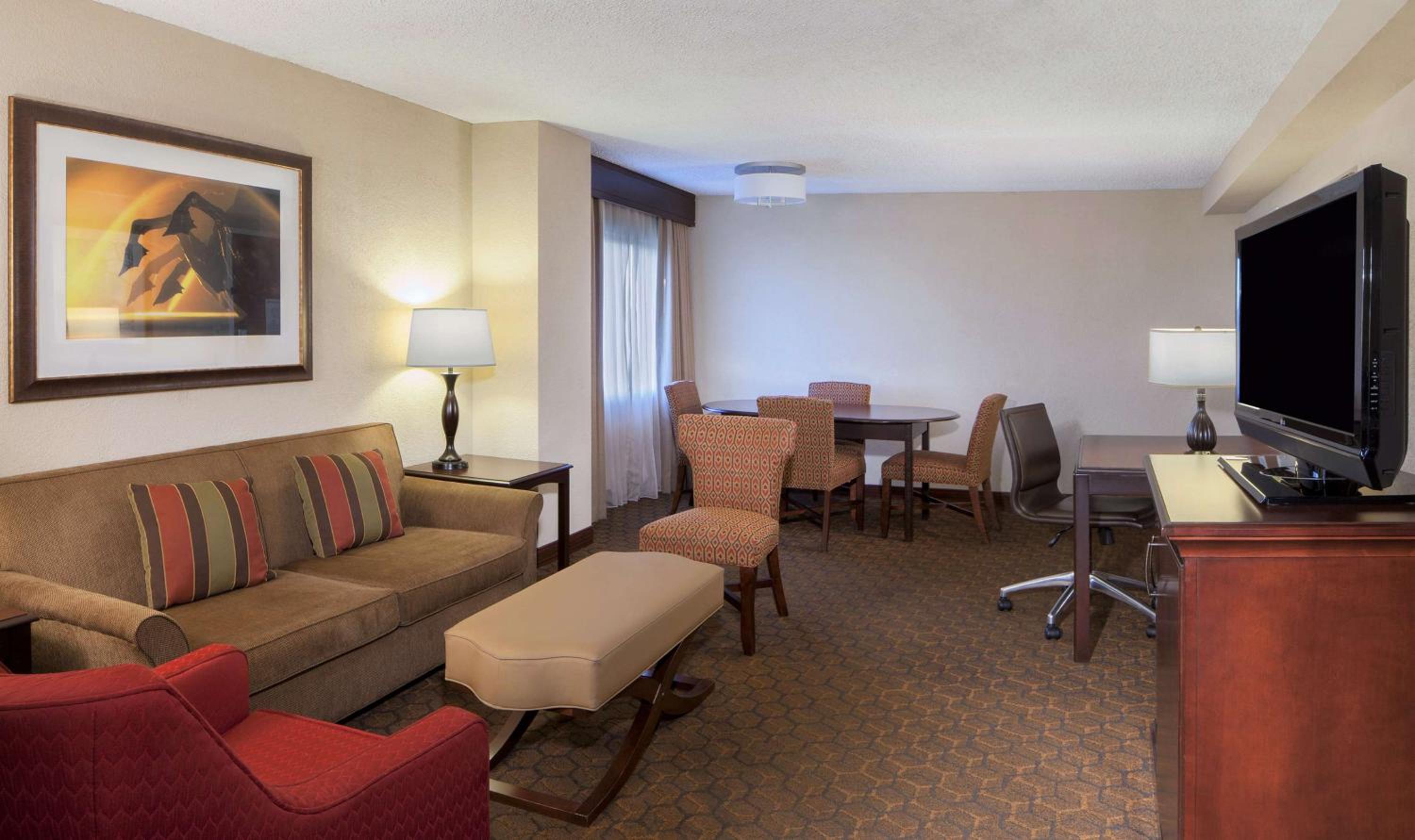Corner King Suite - Photo 4