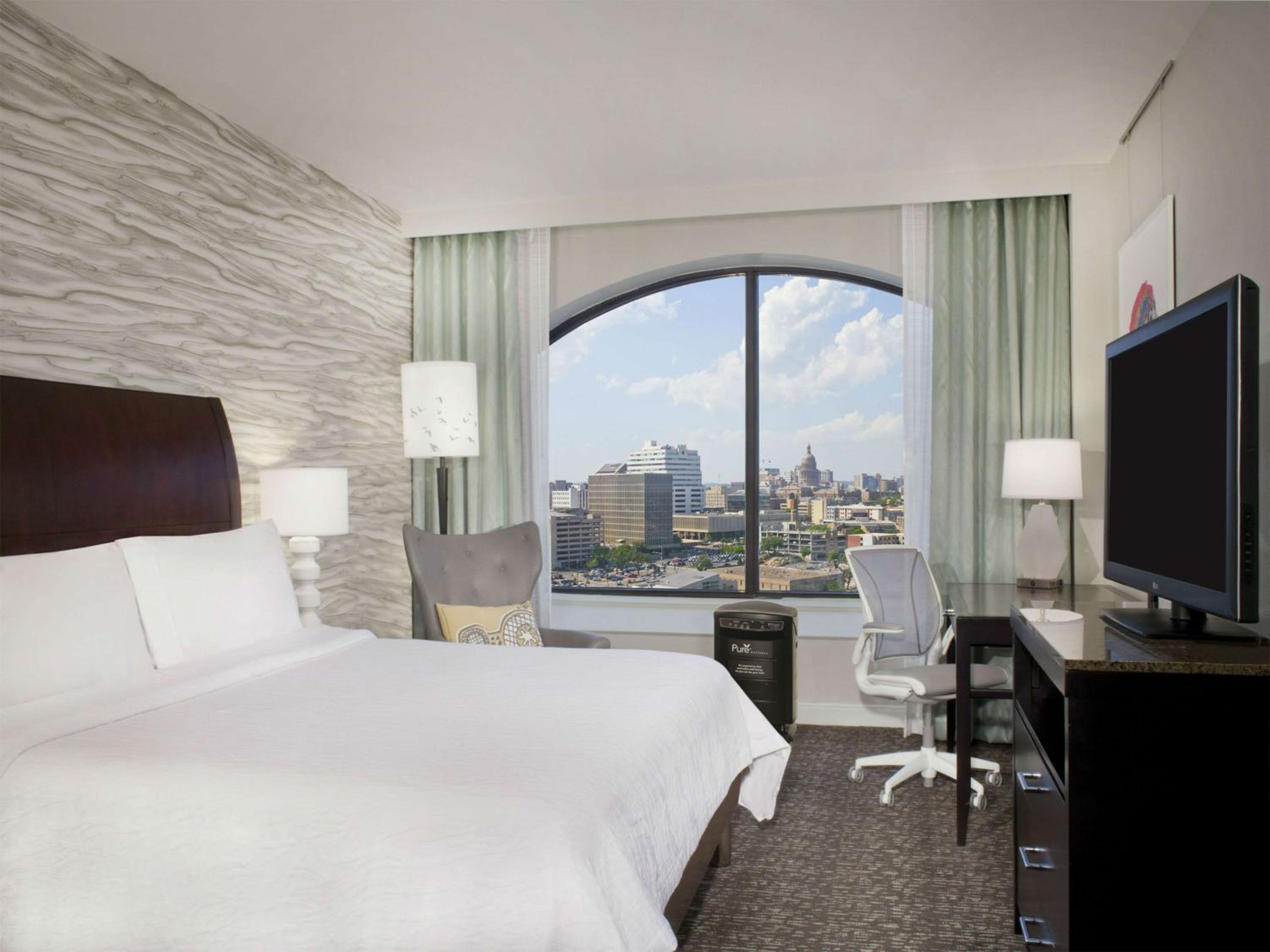 PURE Wellness King Room - Photo 6