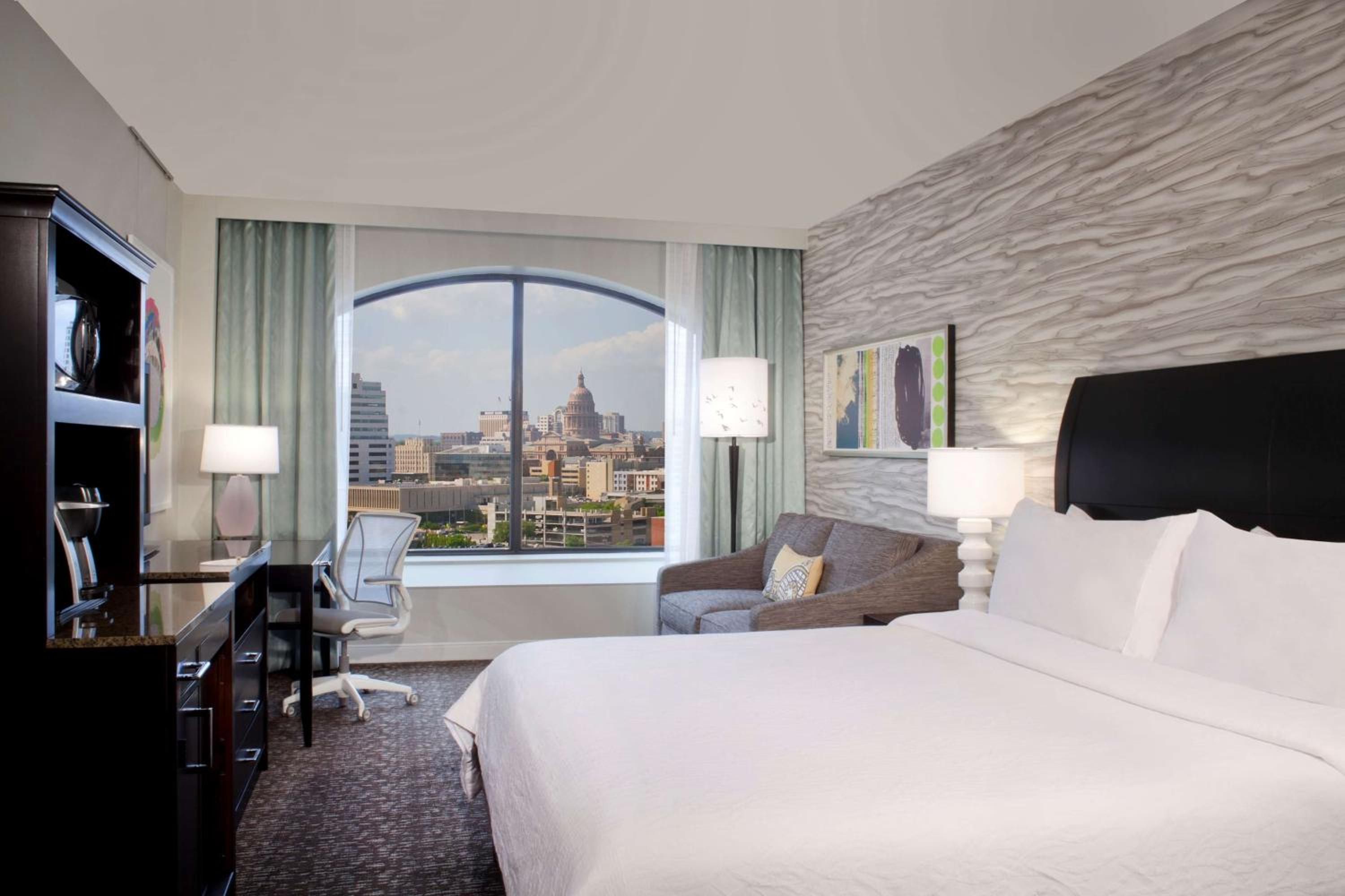 King Room with City or Capitol View - Photo 3