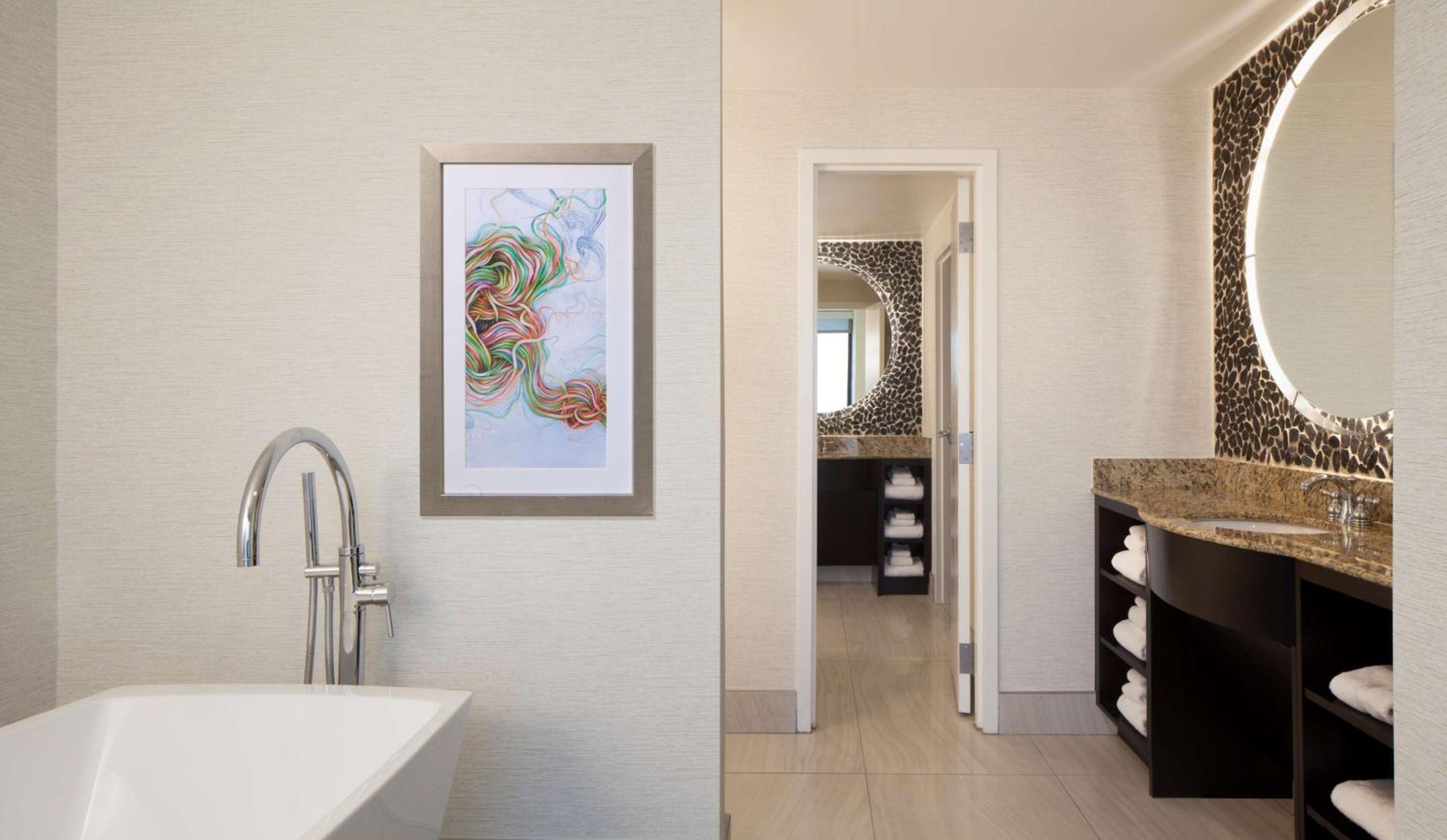 PURE Wellness King Room - Photo 7