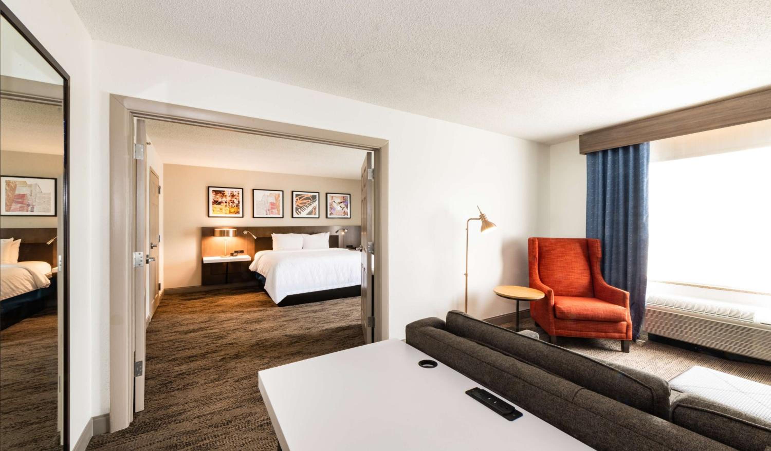 One-Bedroom King Suite with Sofa Bed - Photo 2
