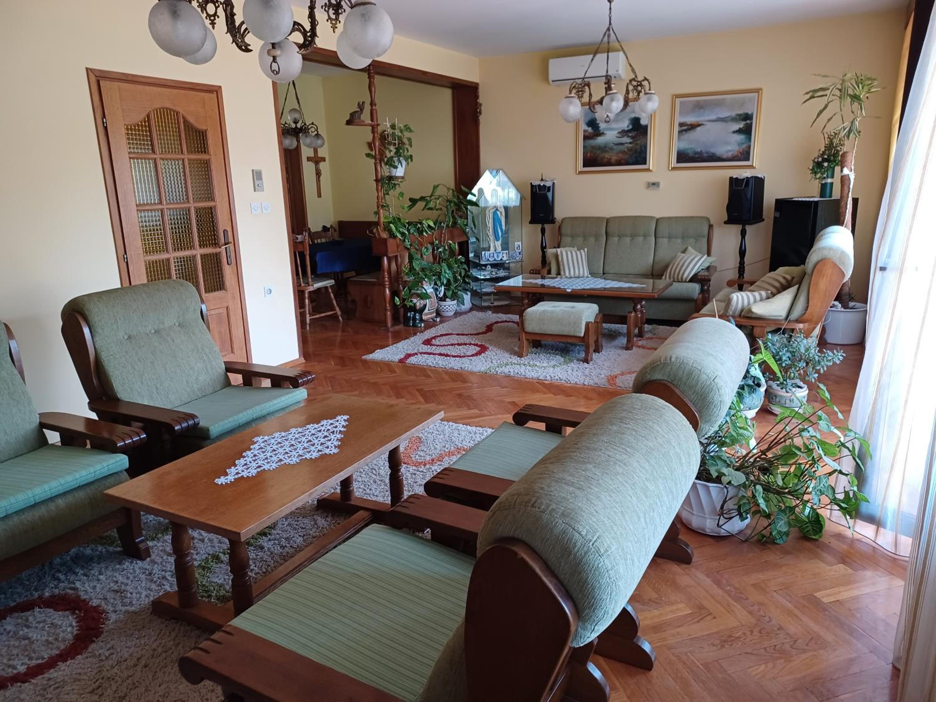 Apartment - Split Level - Photo 48