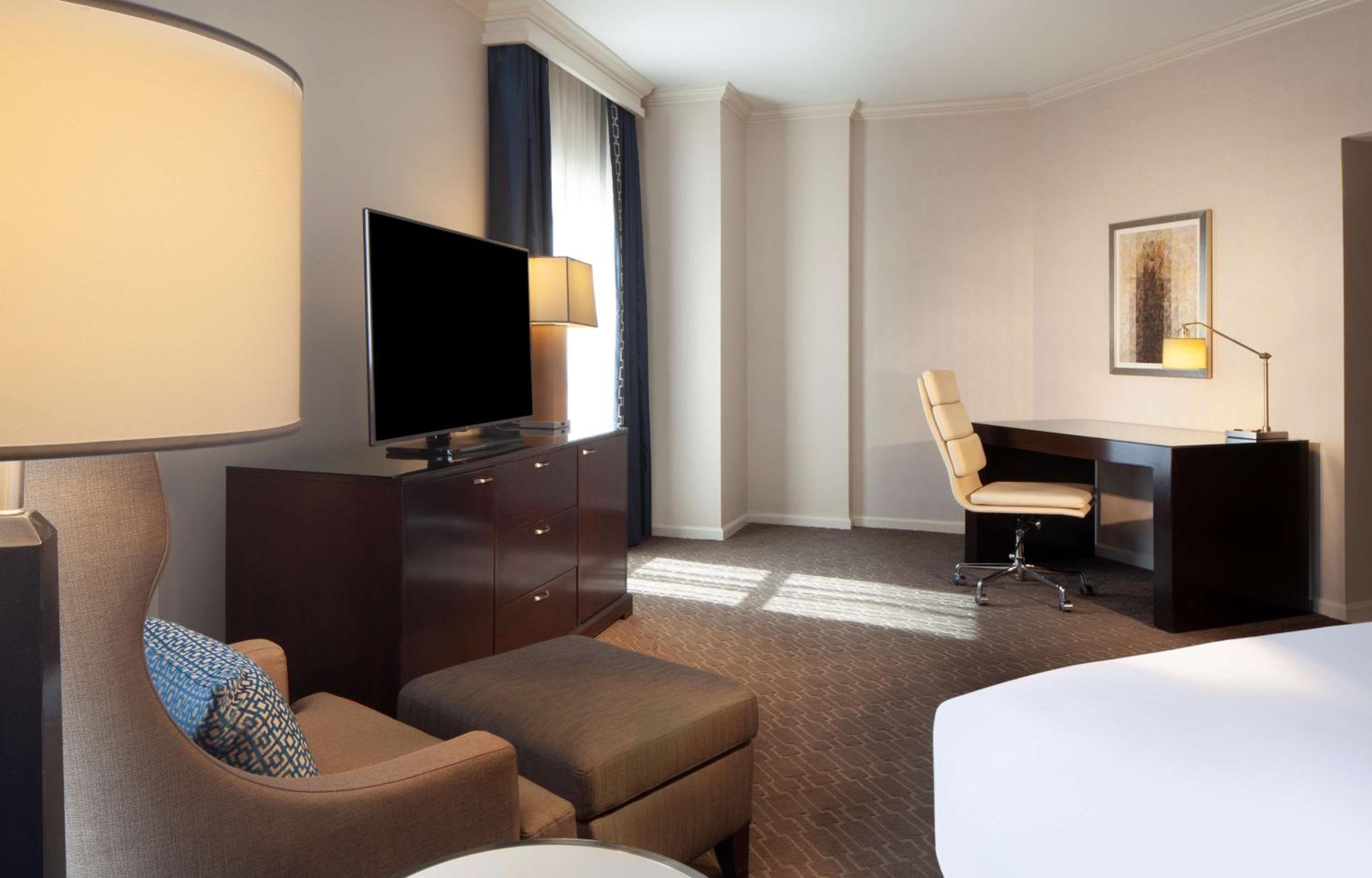 Corner King Room - Photo 4
