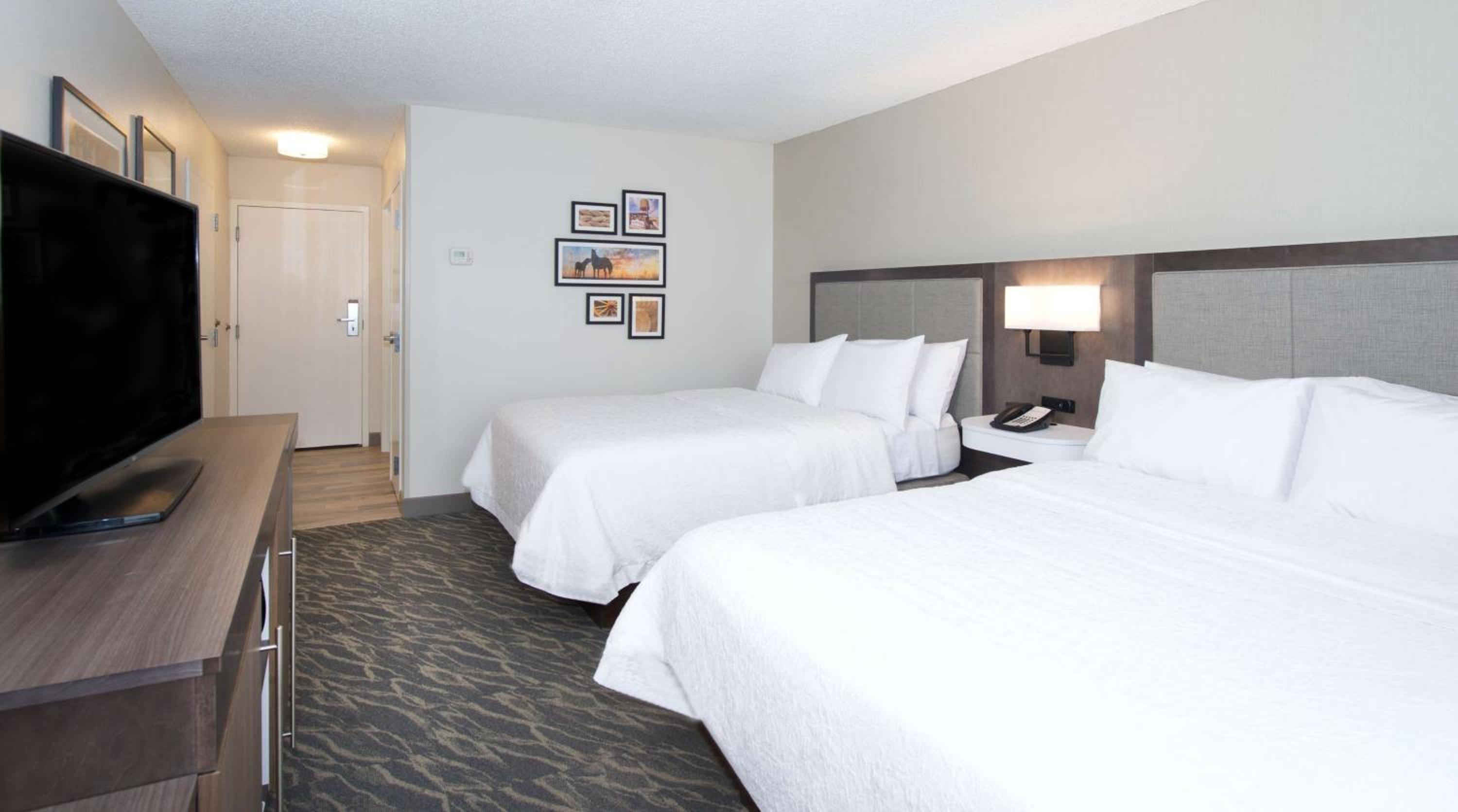 Room with Two Queen Beds - Non-Smoking - Photo 6
