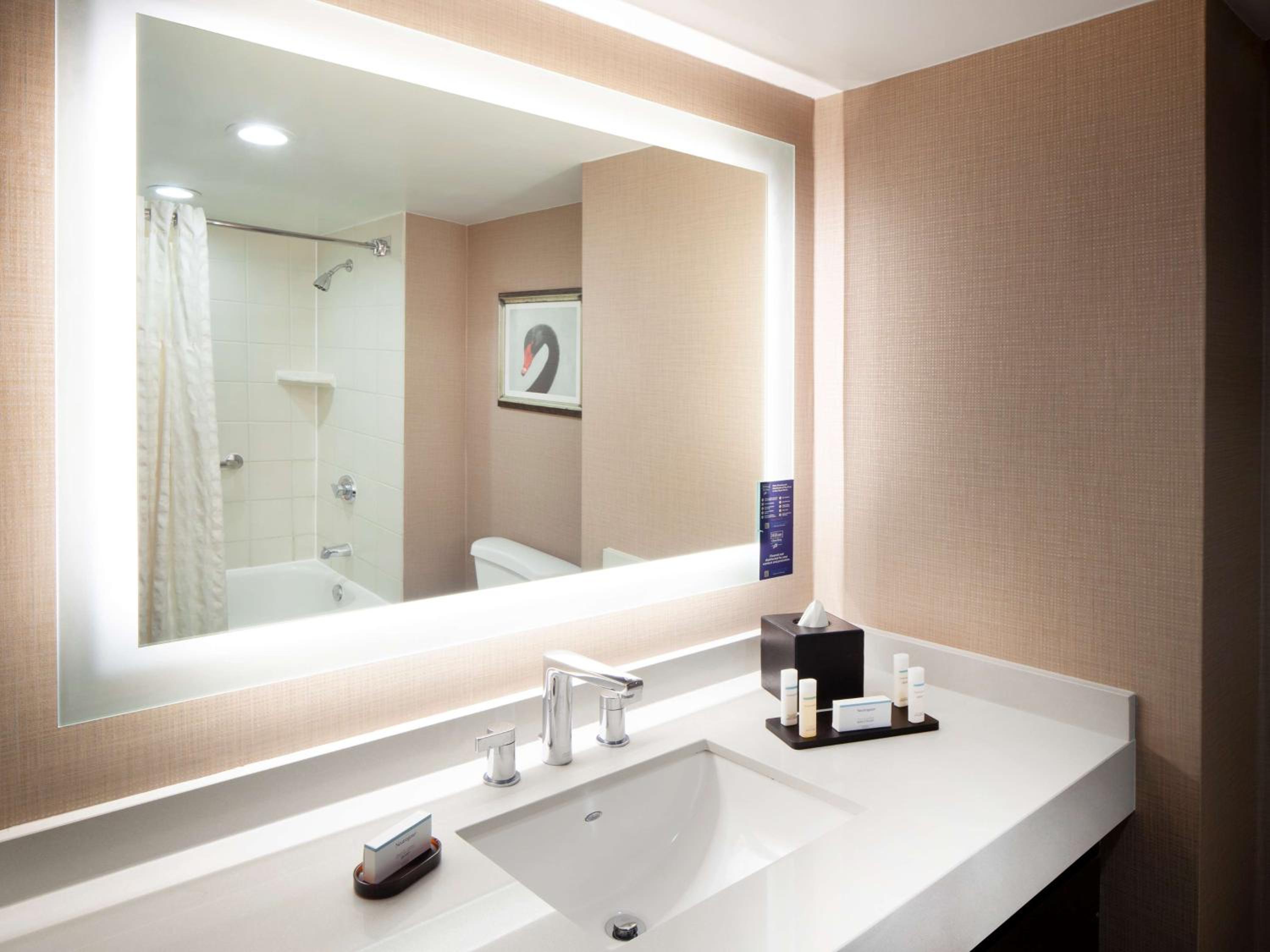 King Suite - Photo 3