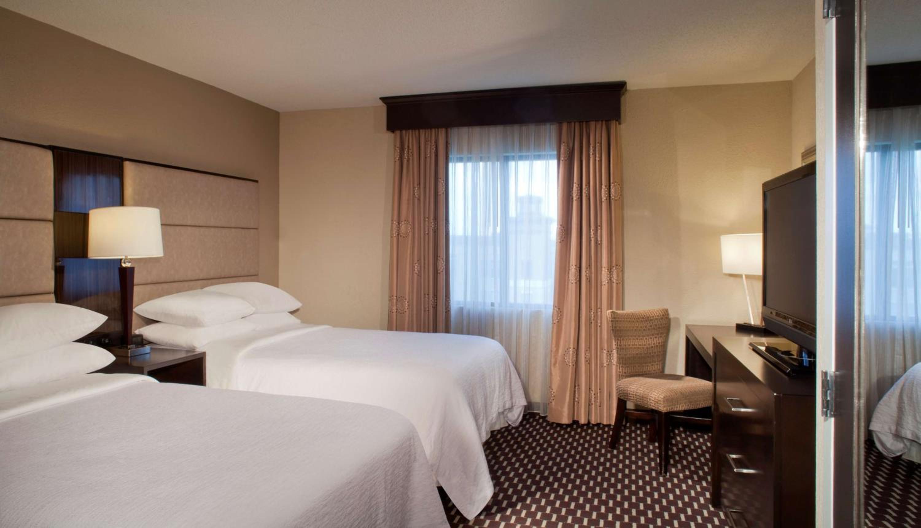 Suite with Two Double Beds - Photo 1