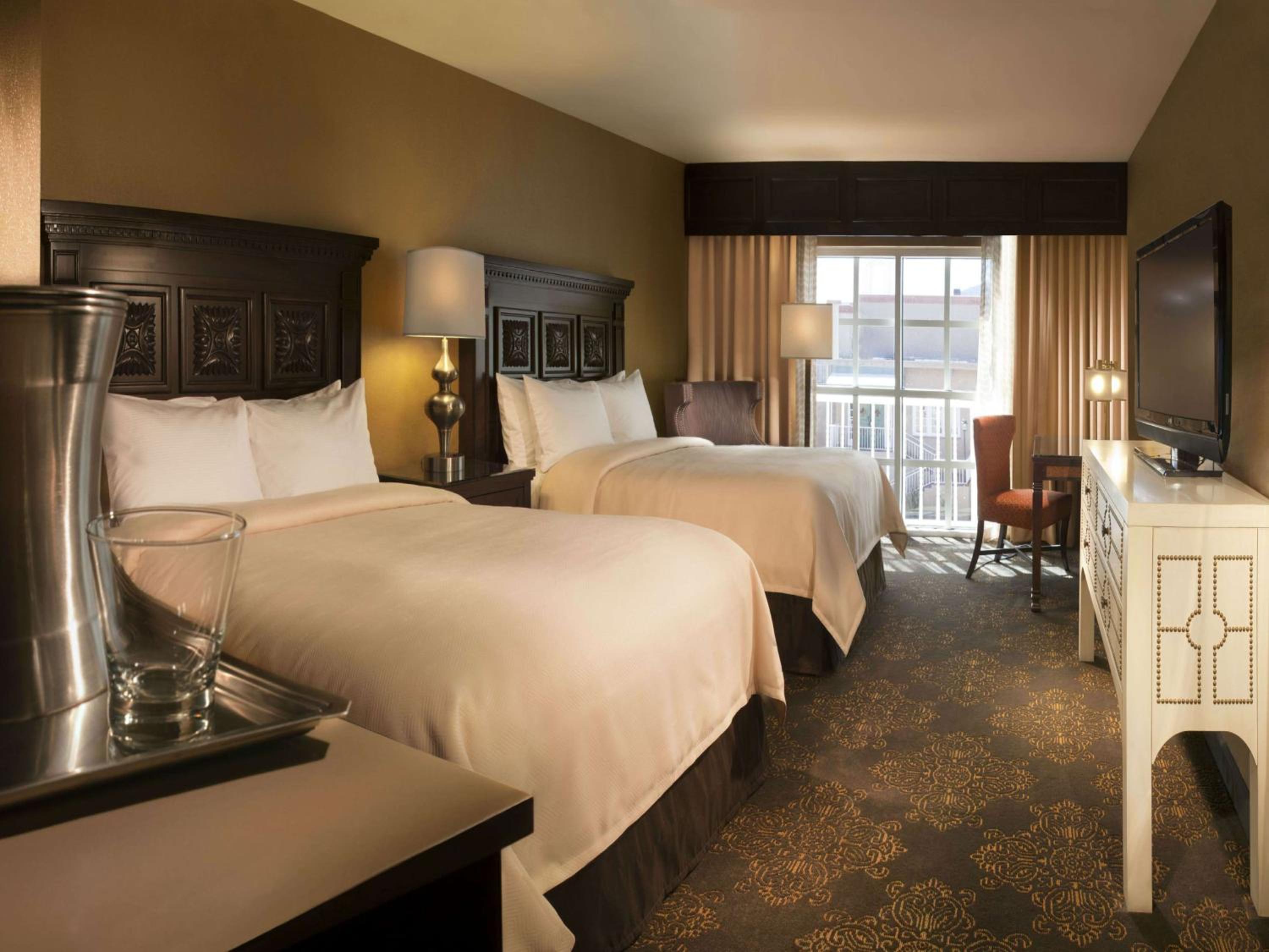 Deluxe Double Room with Two Double Beds - Photo 2