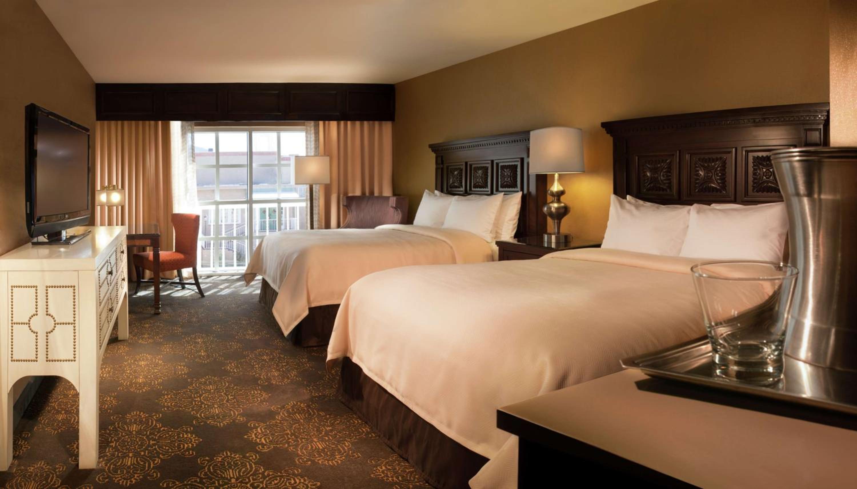 Deluxe Double Room with Two Double Beds - Photo 3