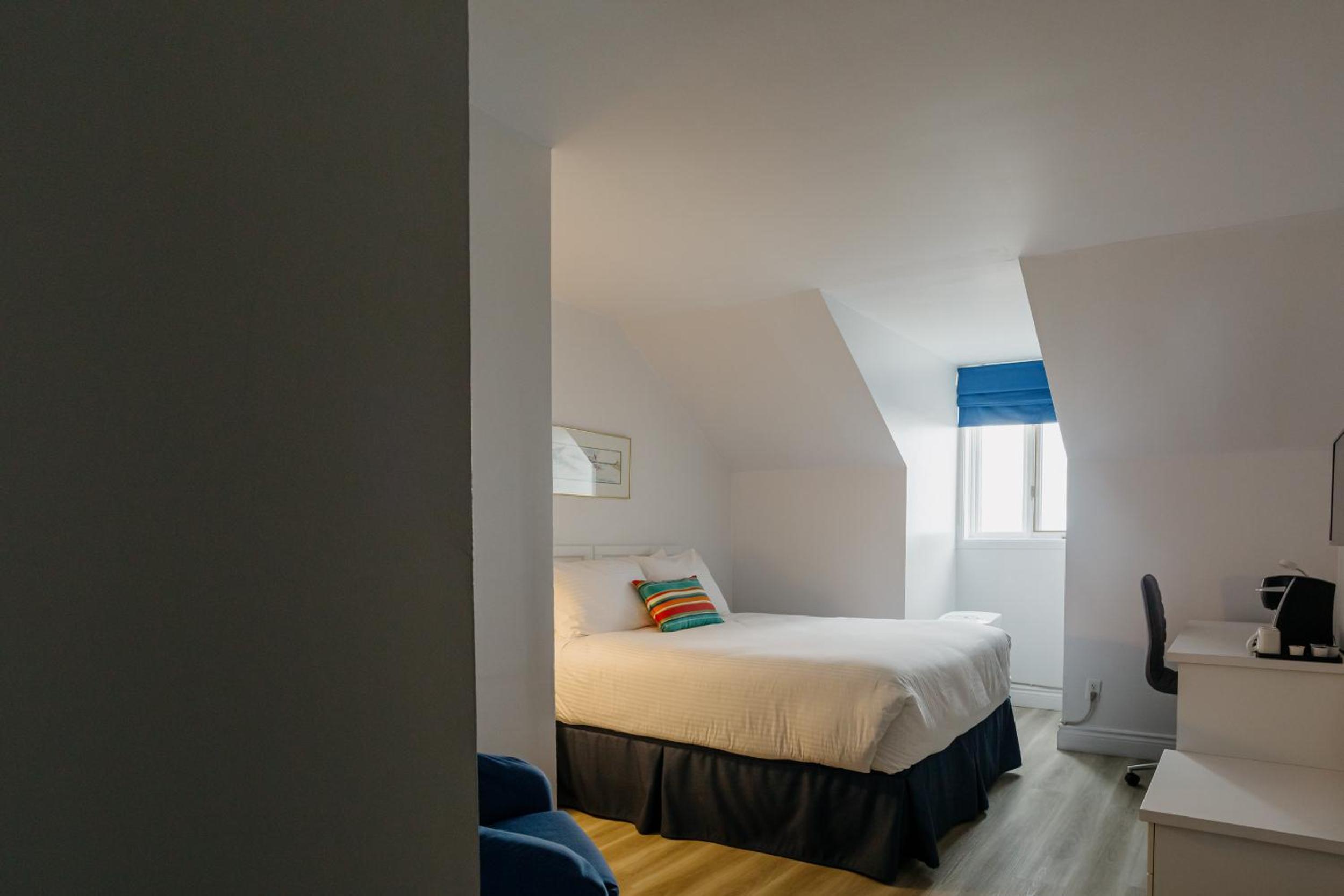 Economy Queen Room - Seaside photo 3