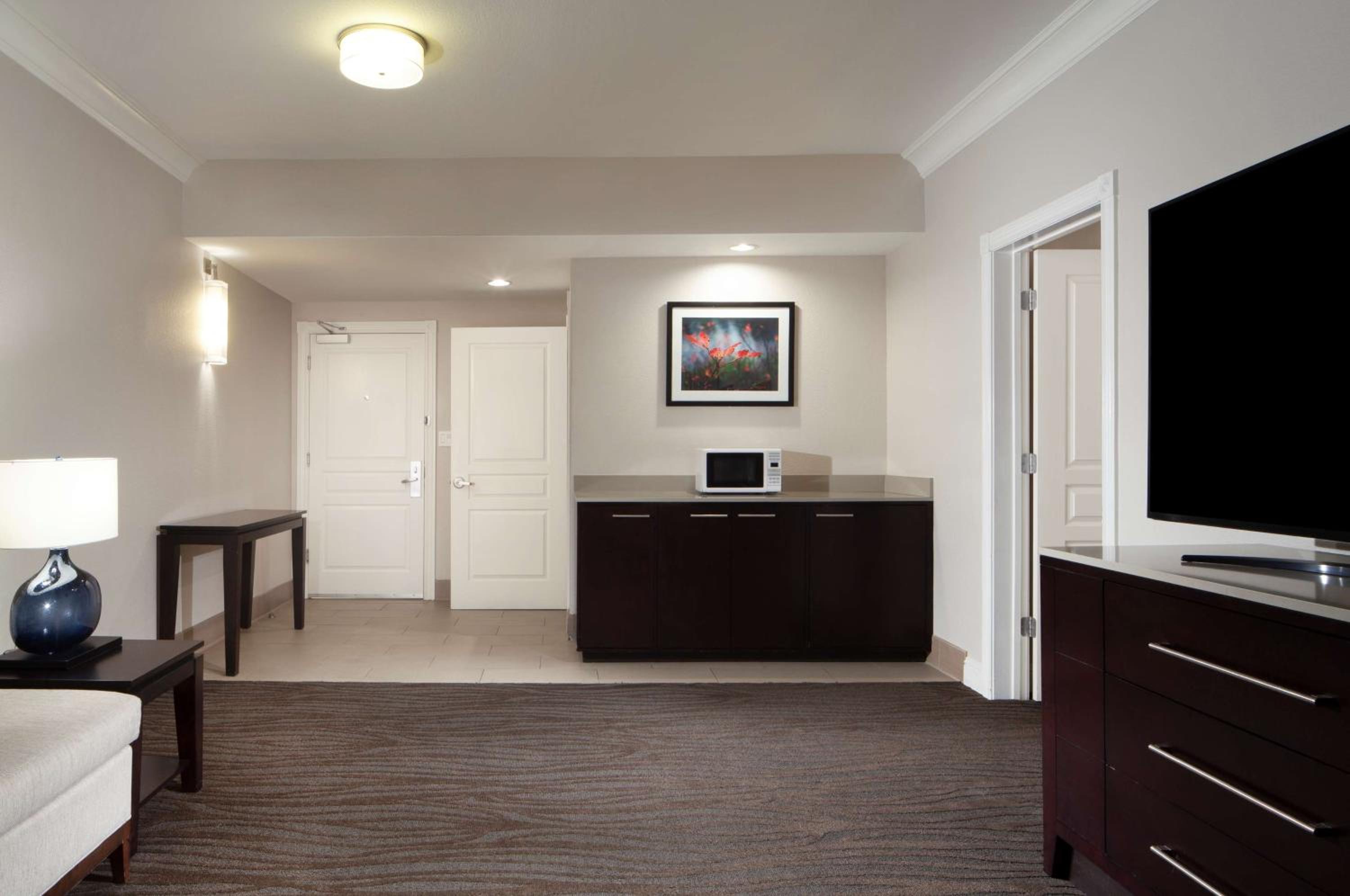 One-Bedroom King Suite with Patio or Balcony - Photo 4