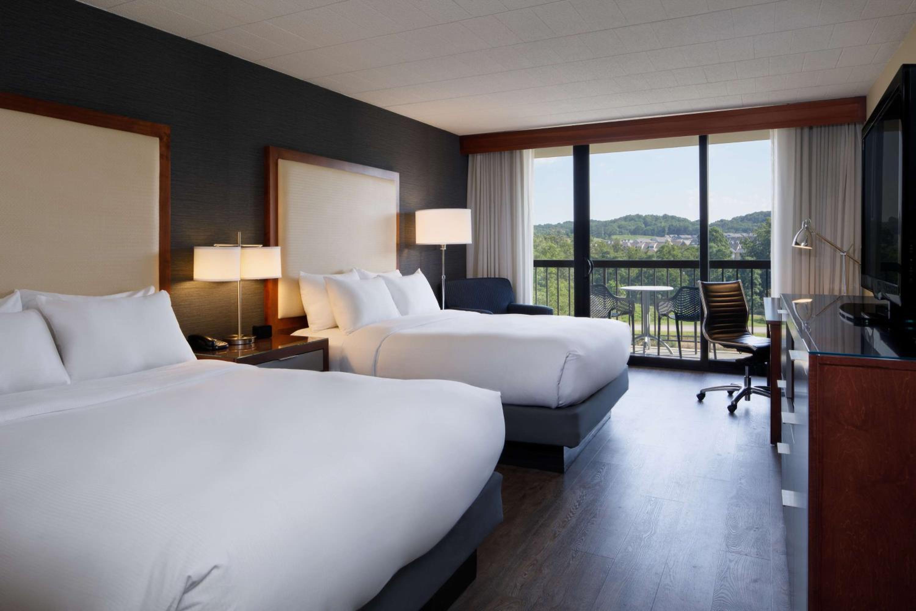 Queen Room with Two Queen Beds and Balcony - Photo 6