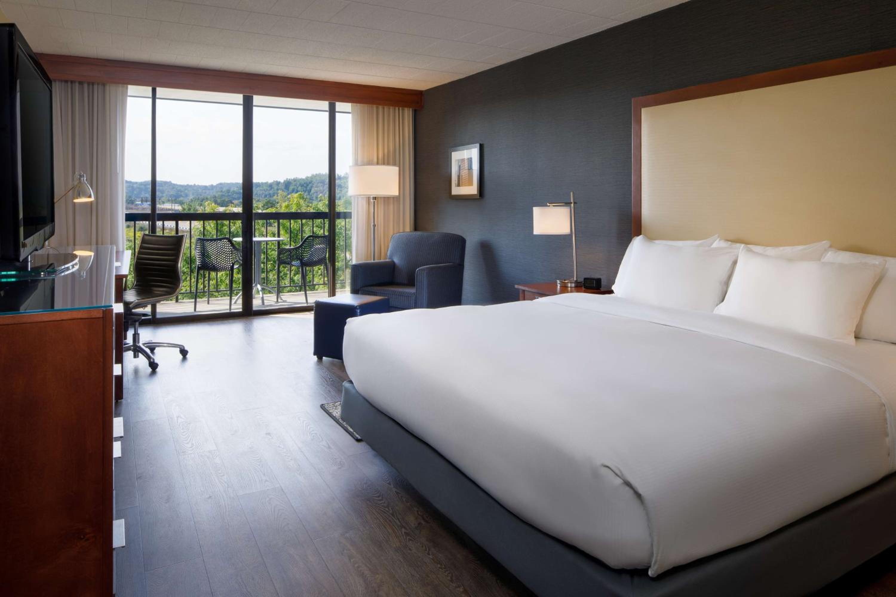 King Room with Balcony