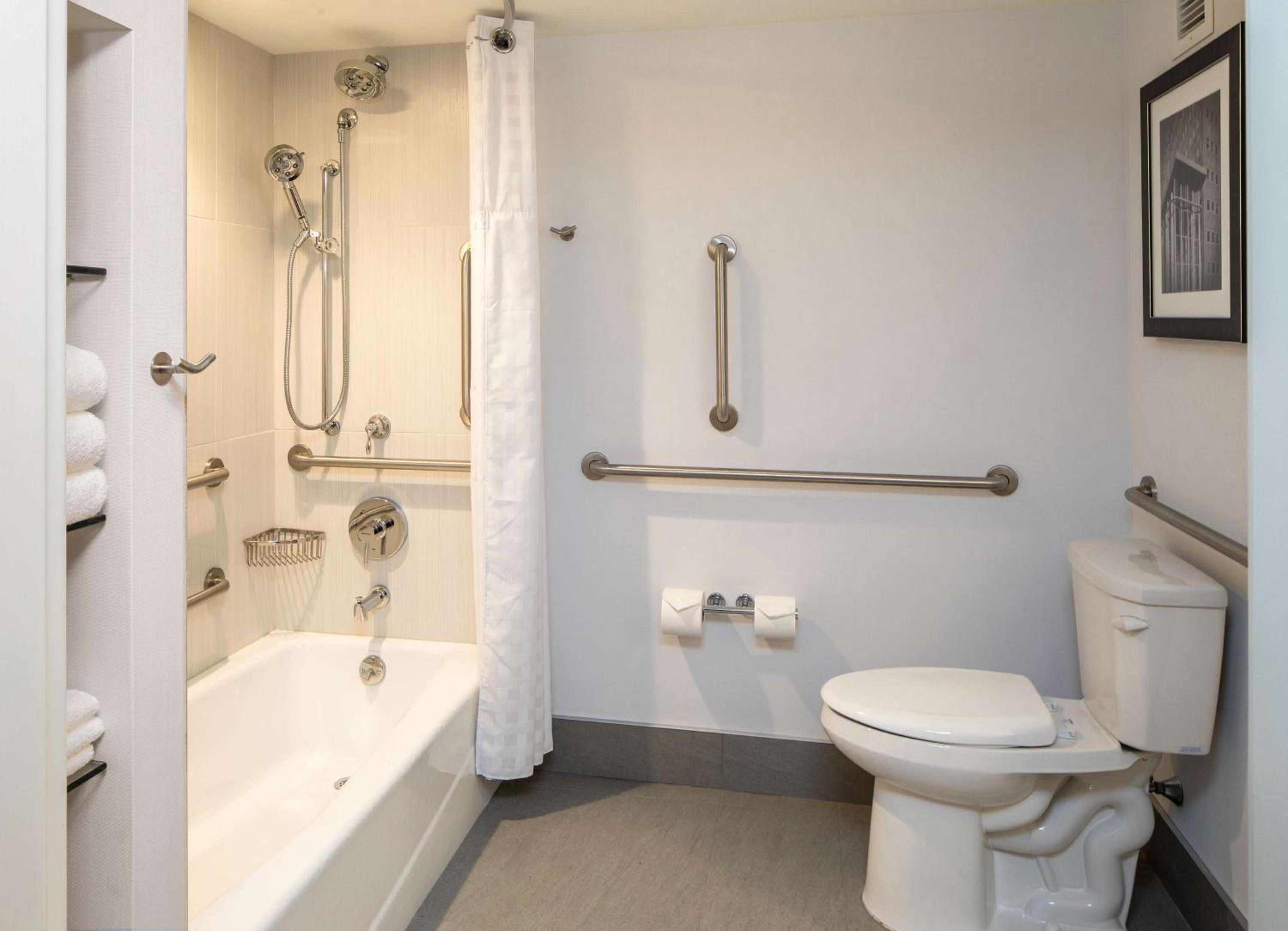 Queen Room with Two Queen Beds and Tub - Mobility/Hearing Accessible - Photo 6
