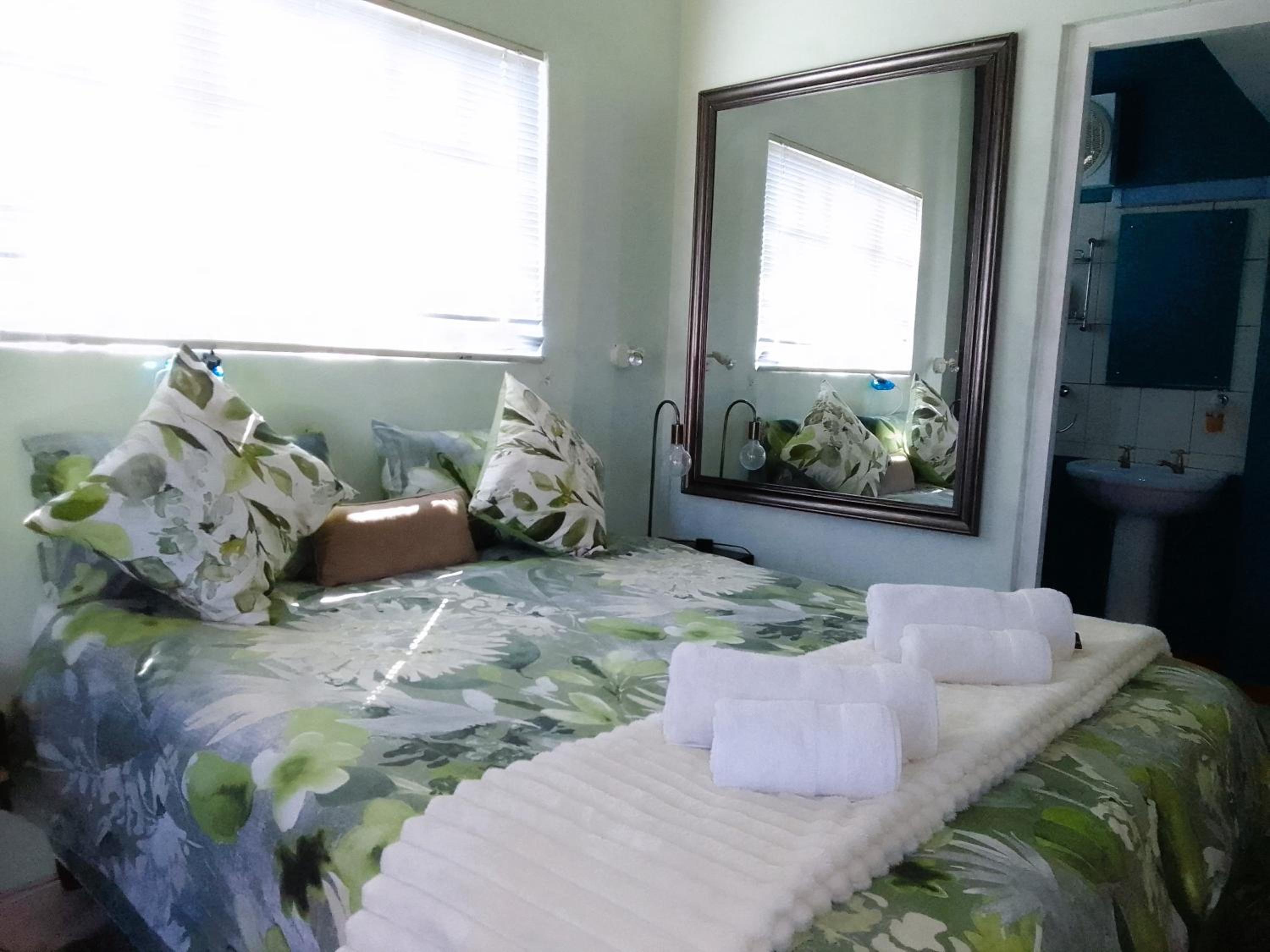One-Bedroom House photo 1