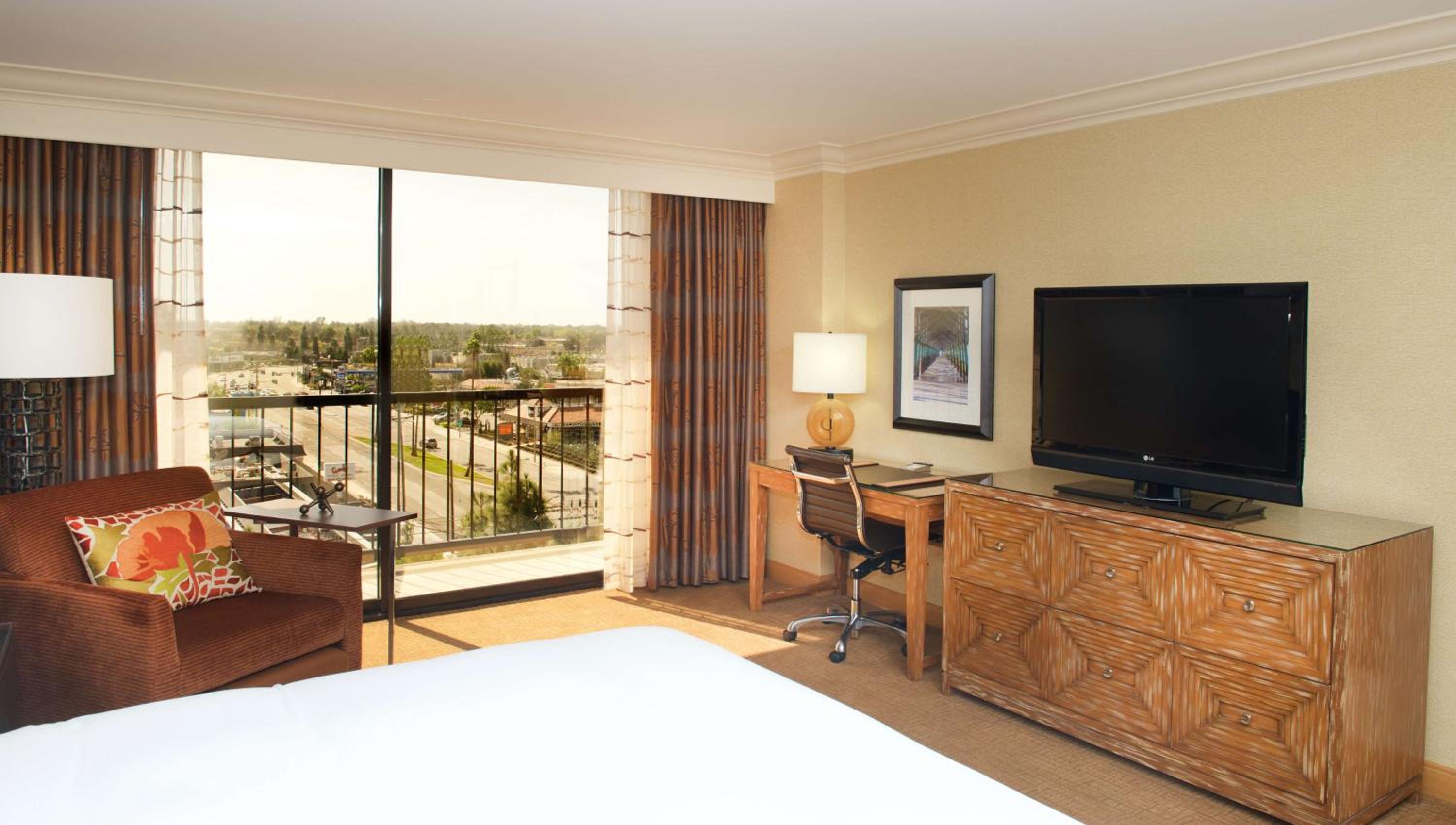 One-Bedroom Junior Parlor King Suite - Photo 1
