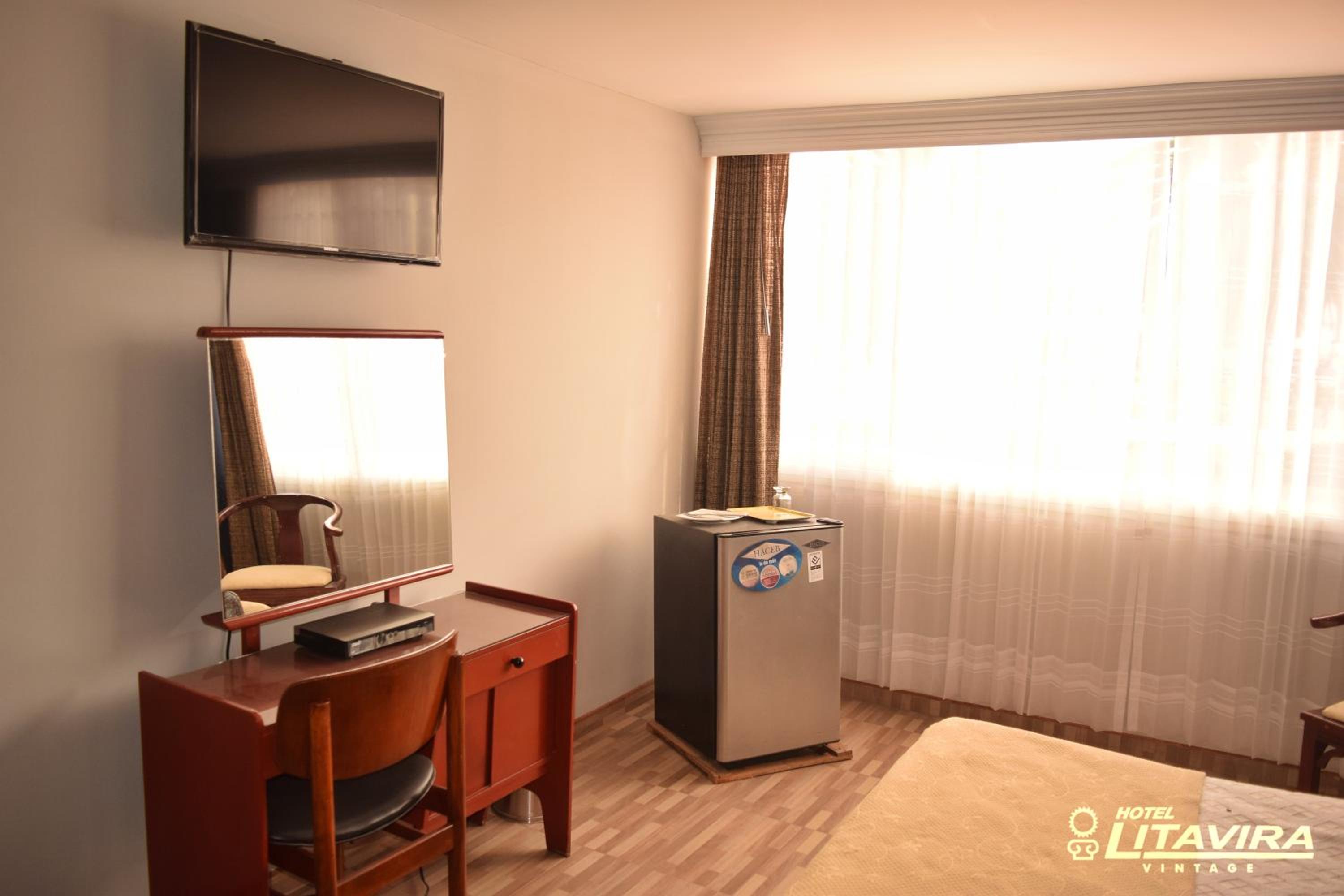 Standard King Room photo 2