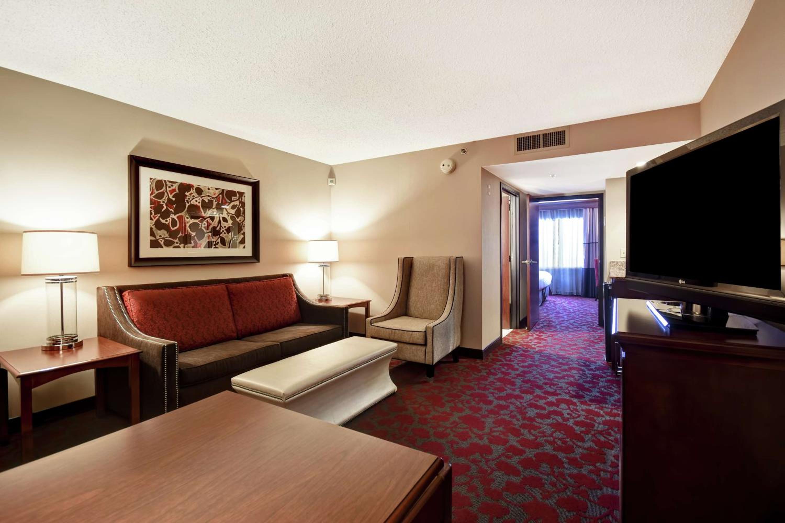 Two-Room King Suite - Hearing Access - Photo 6