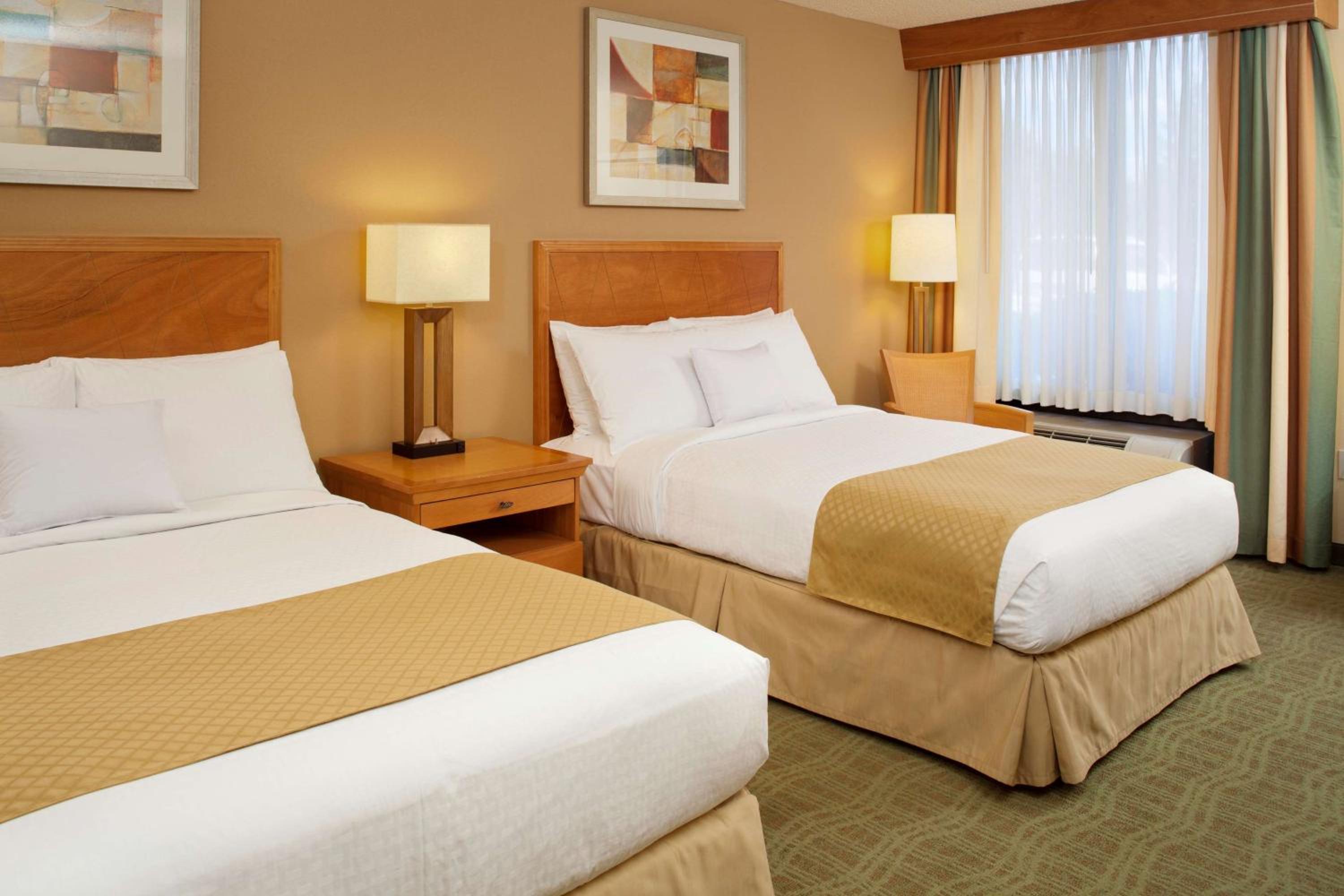 Double Room With Two Double Beds - Non-Smoking - Photo 1