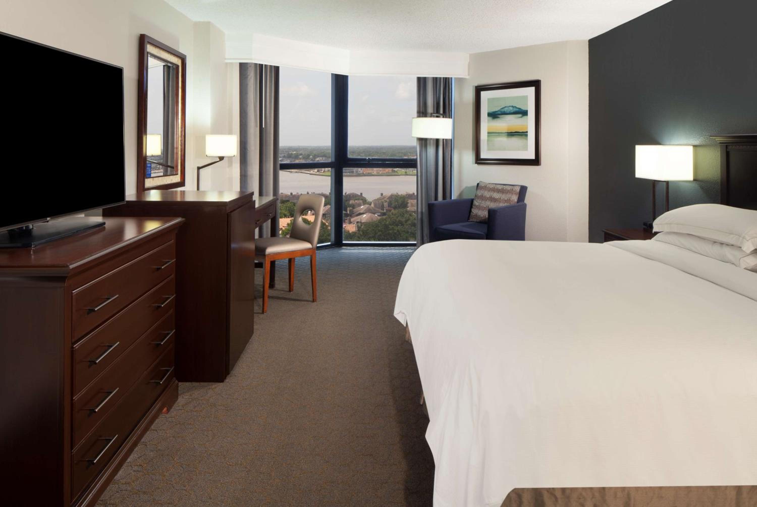King Room with Lake View - Photo 1