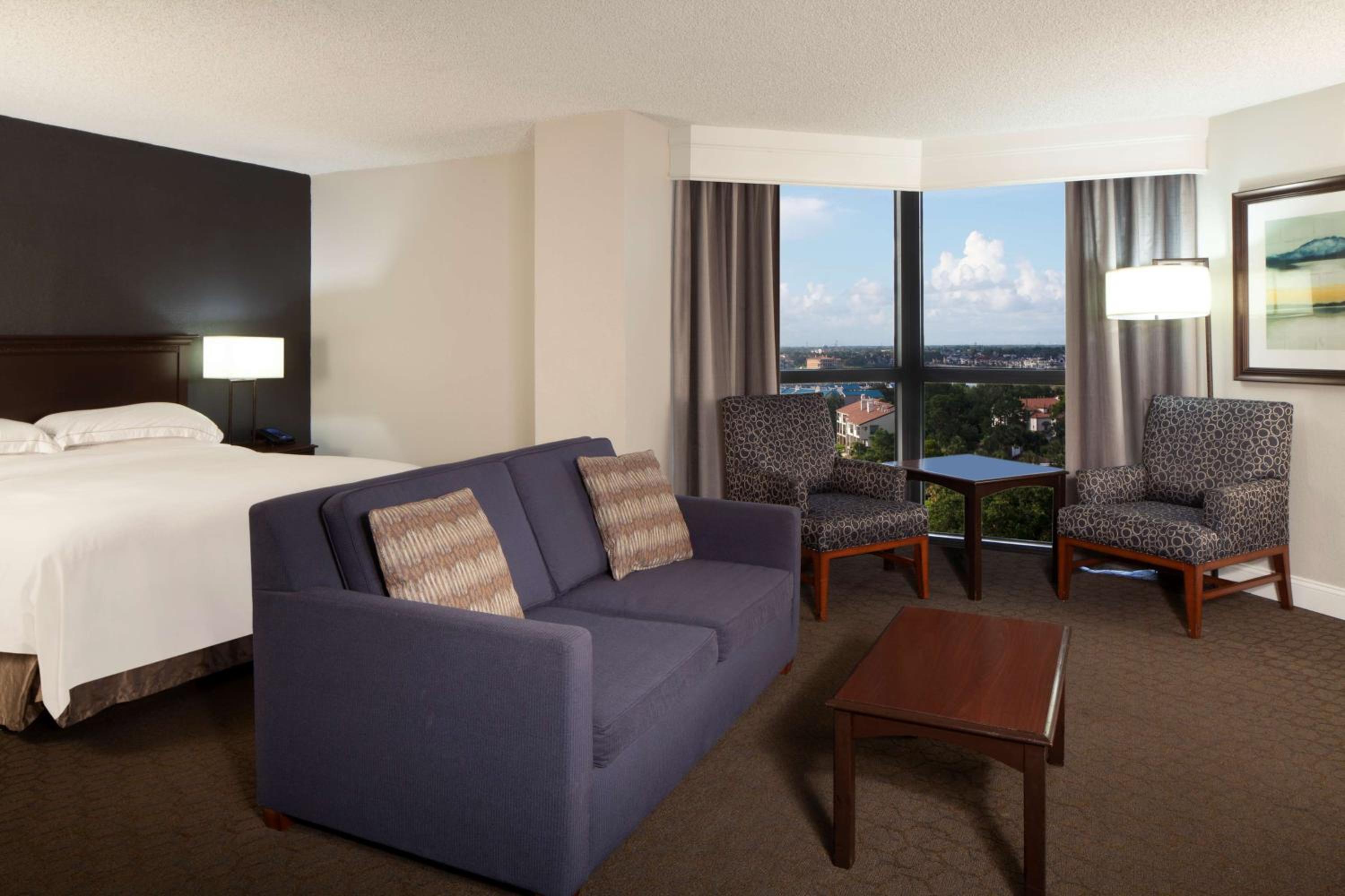 King Room with Pool View - Photo 3