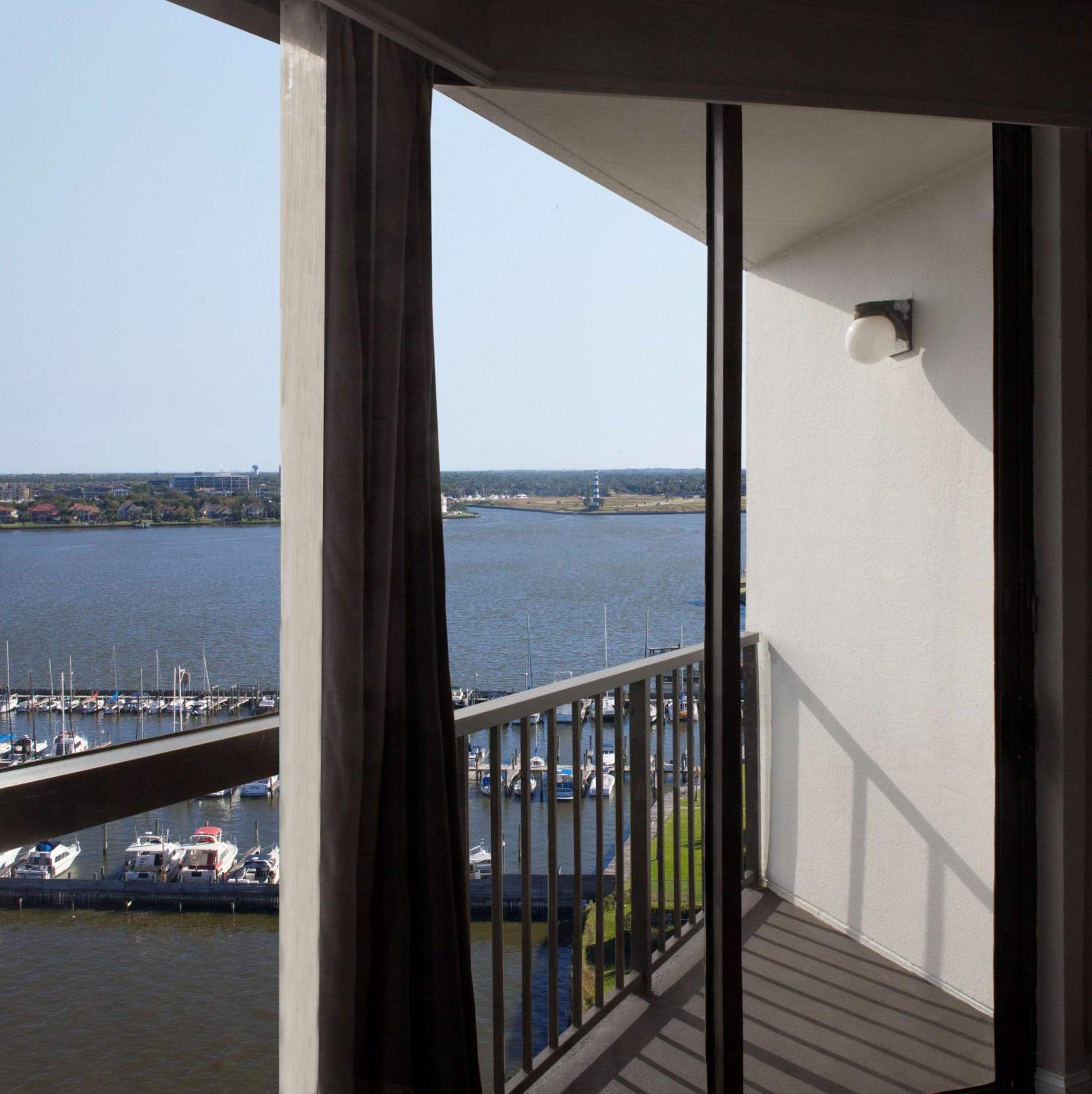 King Room with Lake View - Photo 6